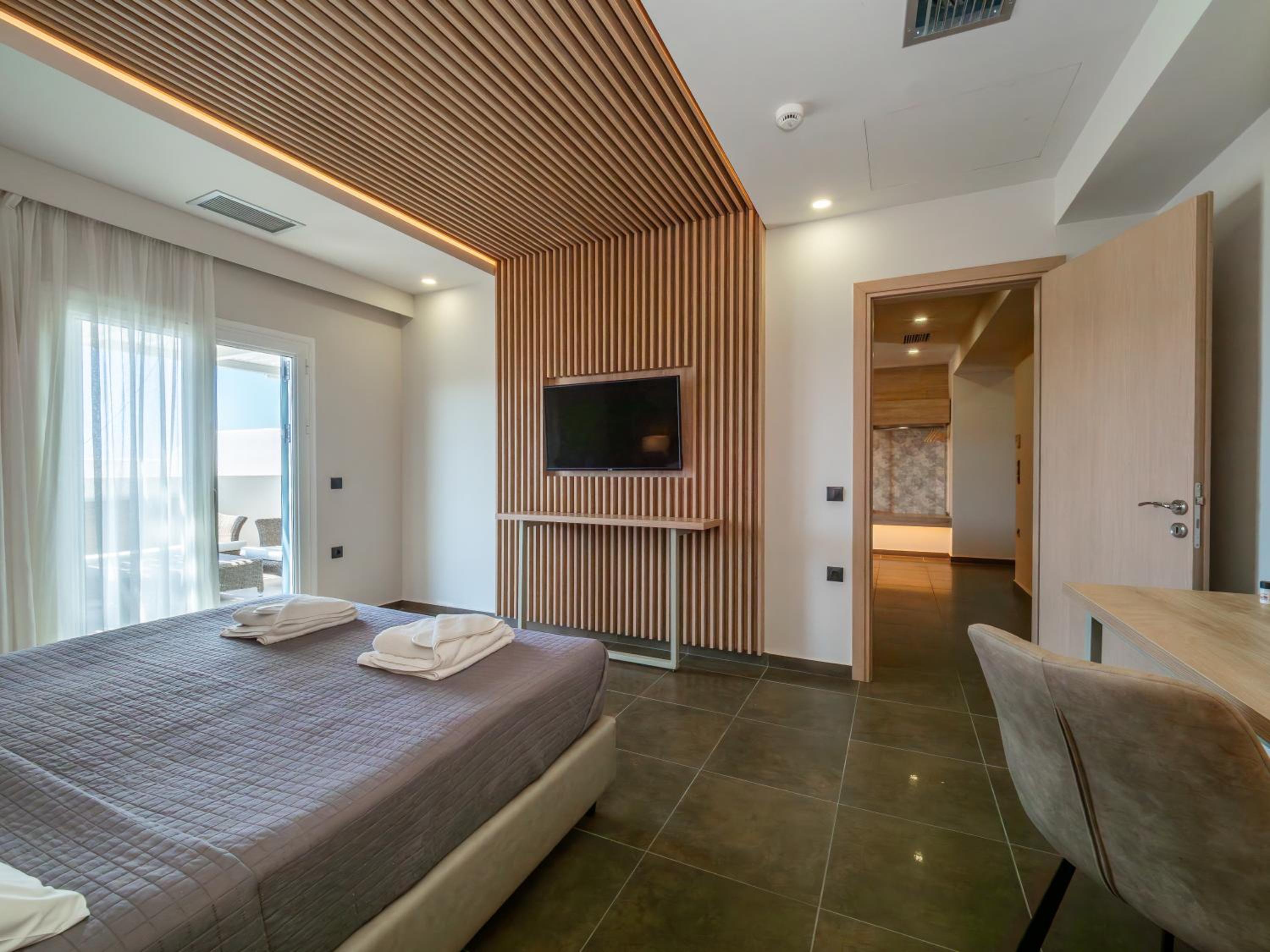 Deluxe Suite with Sea View