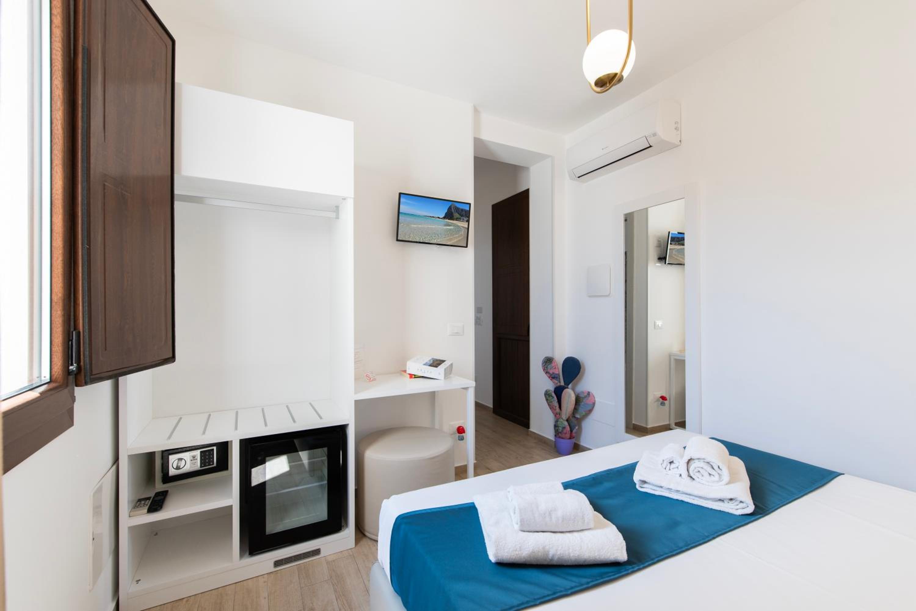 Double Room with Terrace - Photo 13