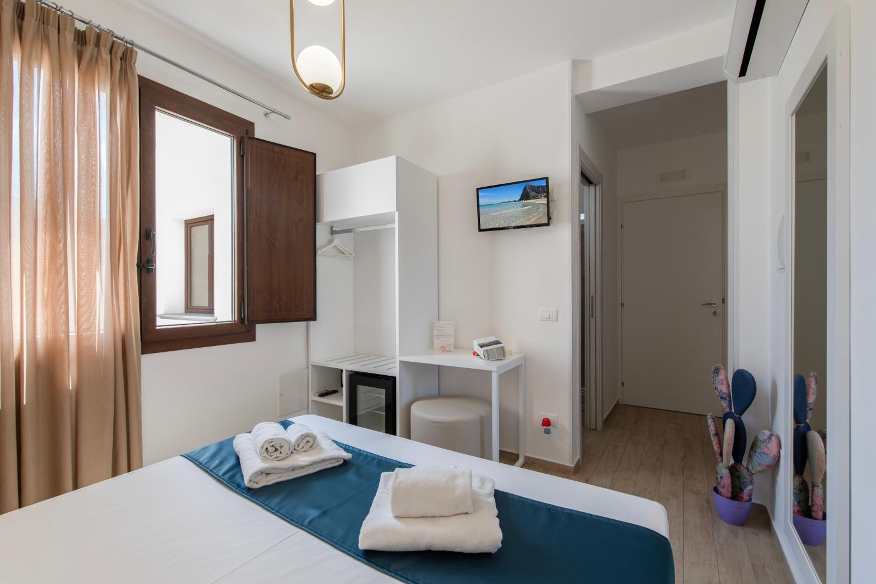 Double Room with Terrace - Photo 12