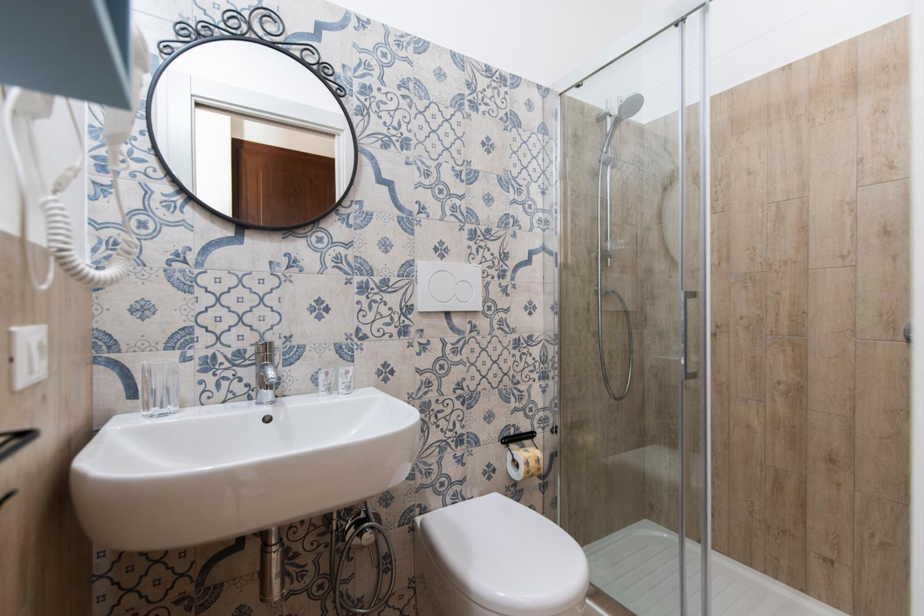 Double Room with Terrace - Photo 11