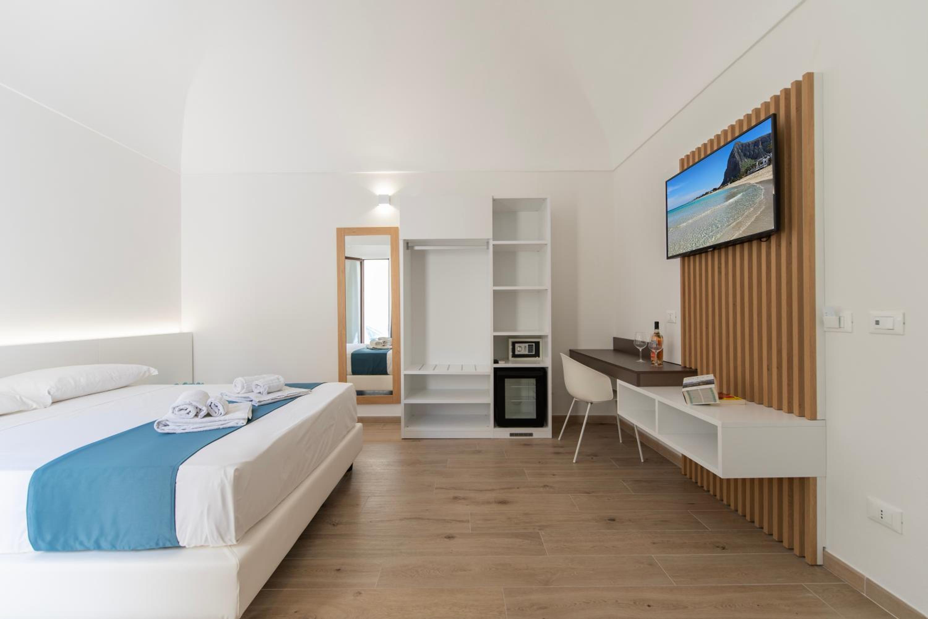 Double Room with Terrace - Photo 28