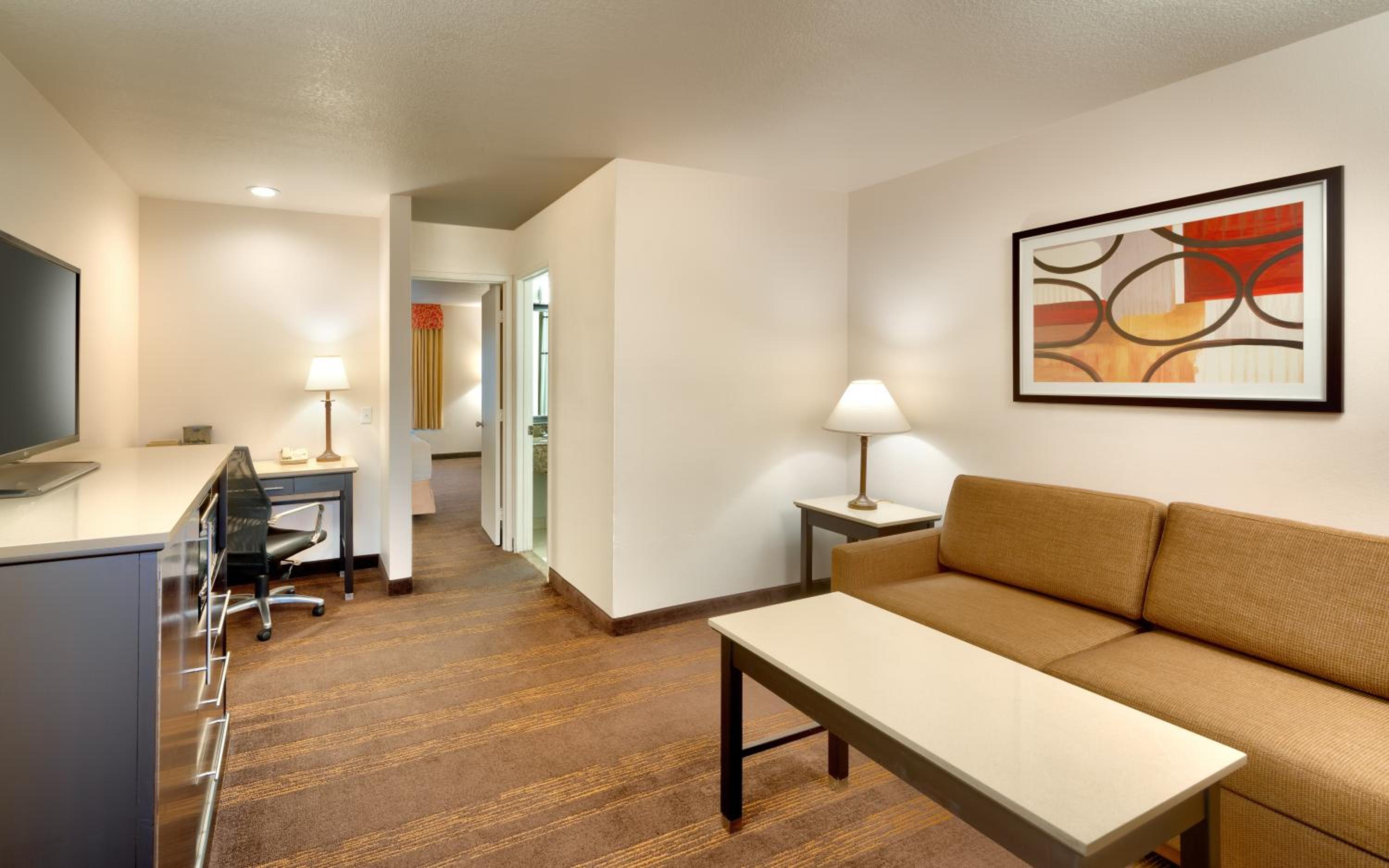 Executive One-Bedroom Suite - Photo 3