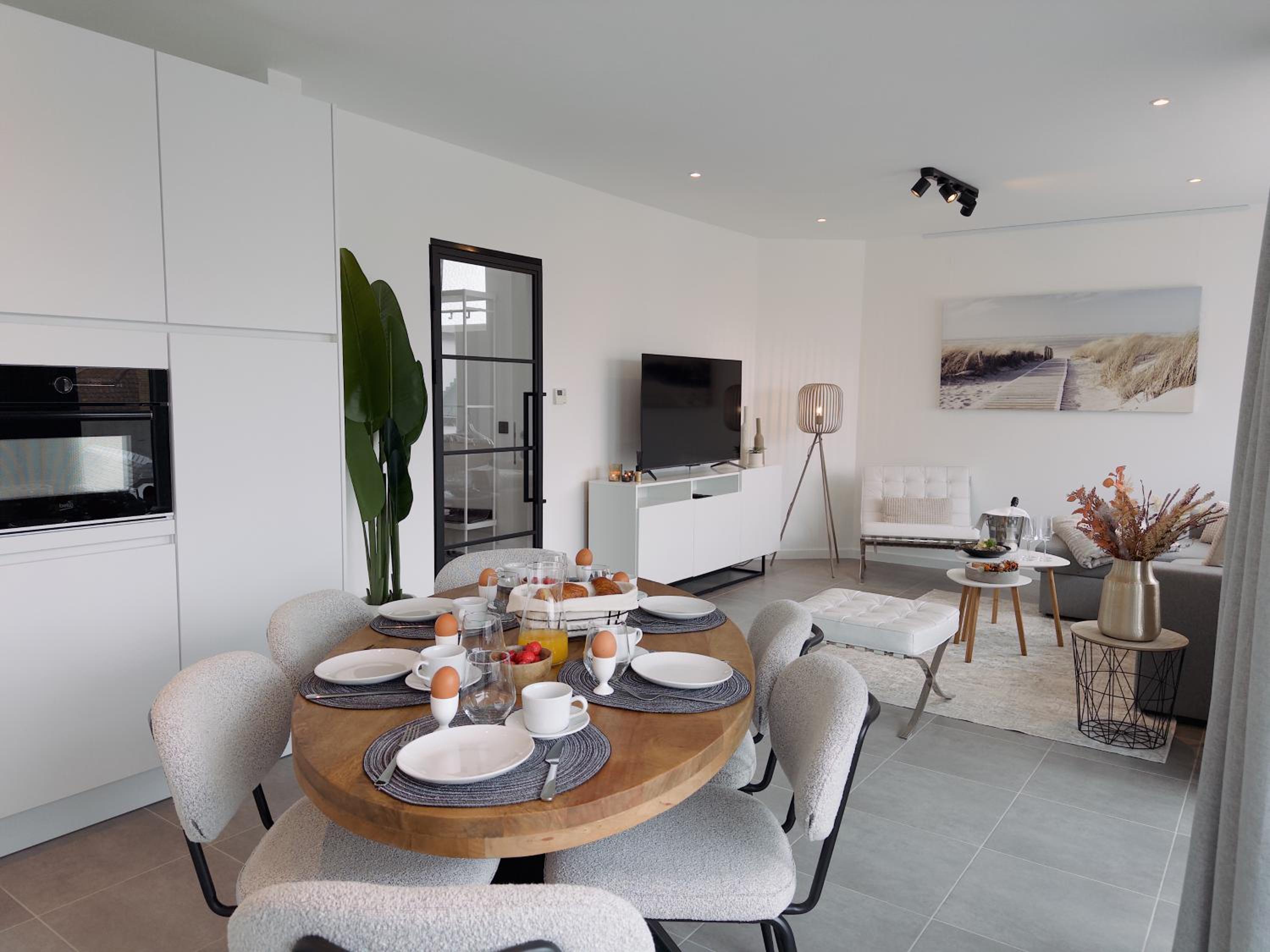 Two-Bedroom Apartment with Balcony photo 2