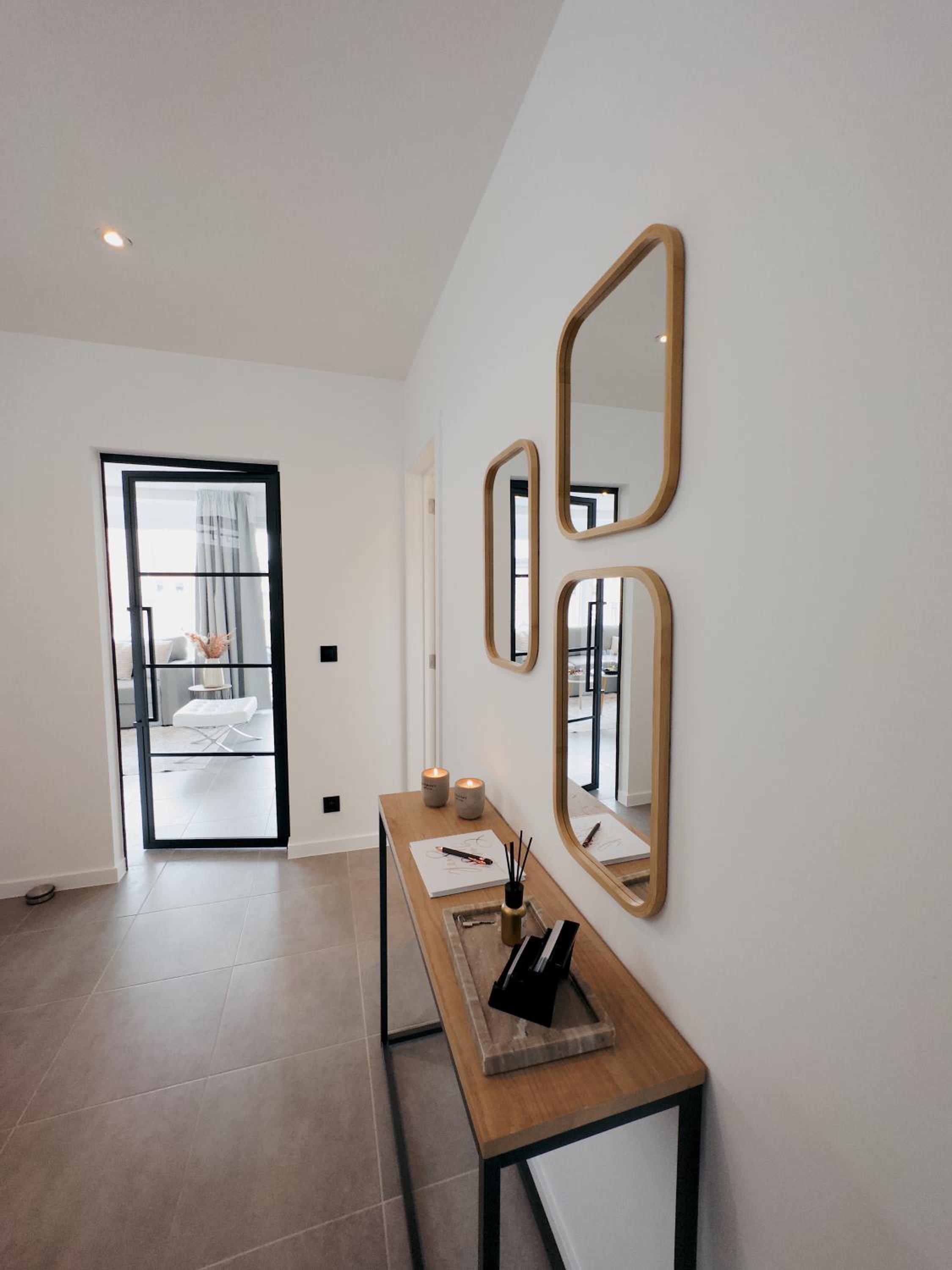 Two-Bedroom Apartment with Balcony photo 3