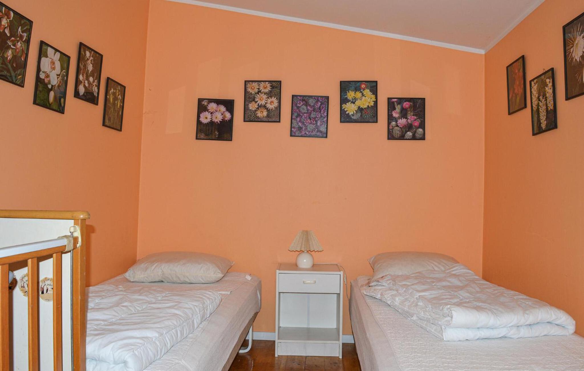 Three-Bedroom Vacation Home  photo 3