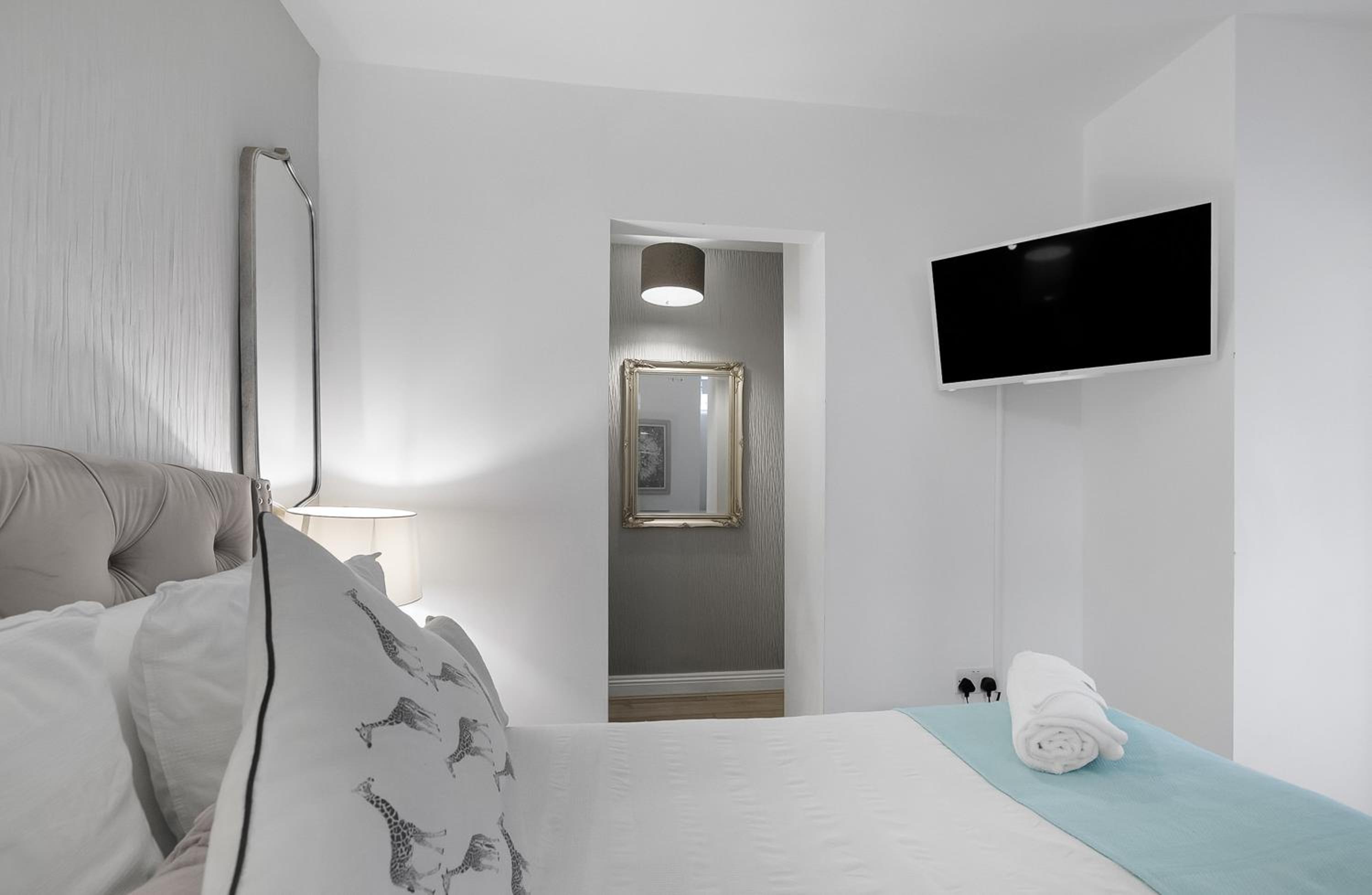 Two-Bedroom Apartment - Photo 12