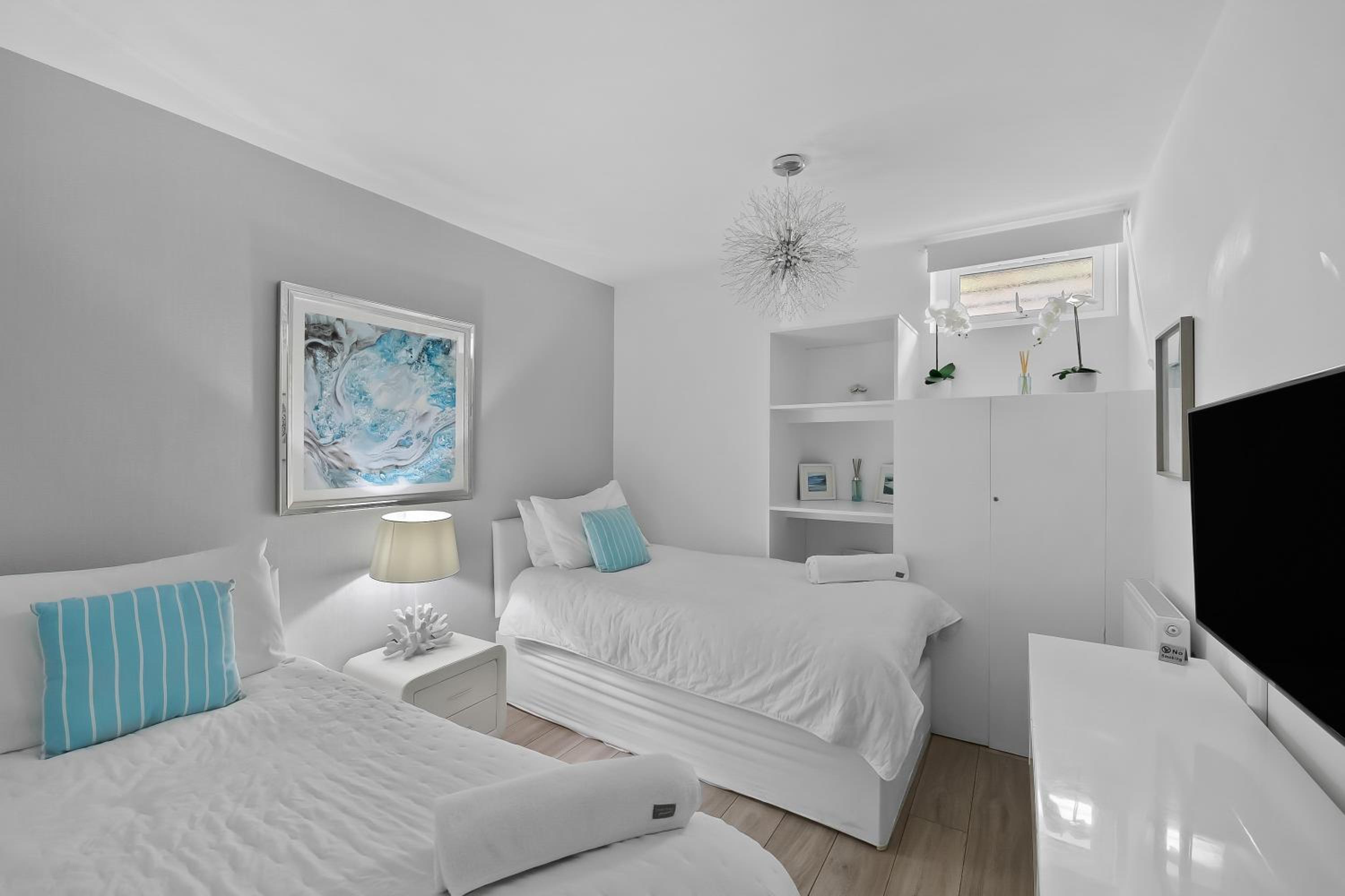 Two-Bedroom Apartment - Photo 17