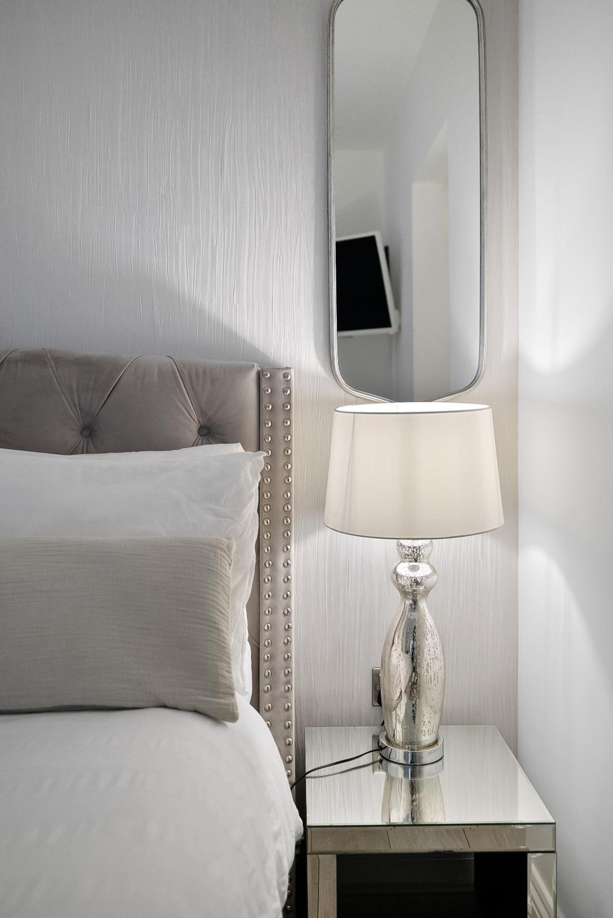 Two-Bedroom Apartment - Photo 24