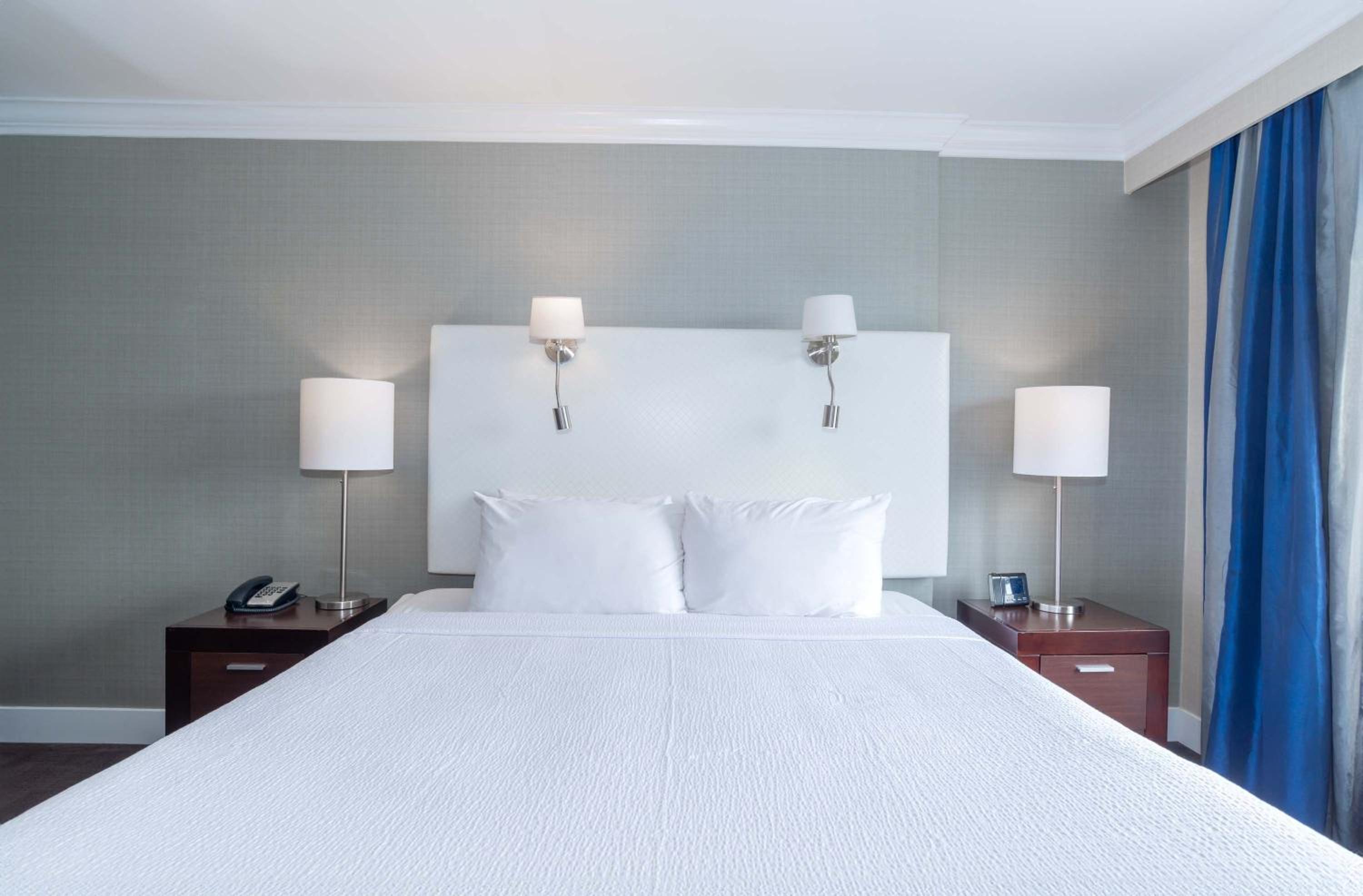 Standard Room, 1 King Bed - Photo 2