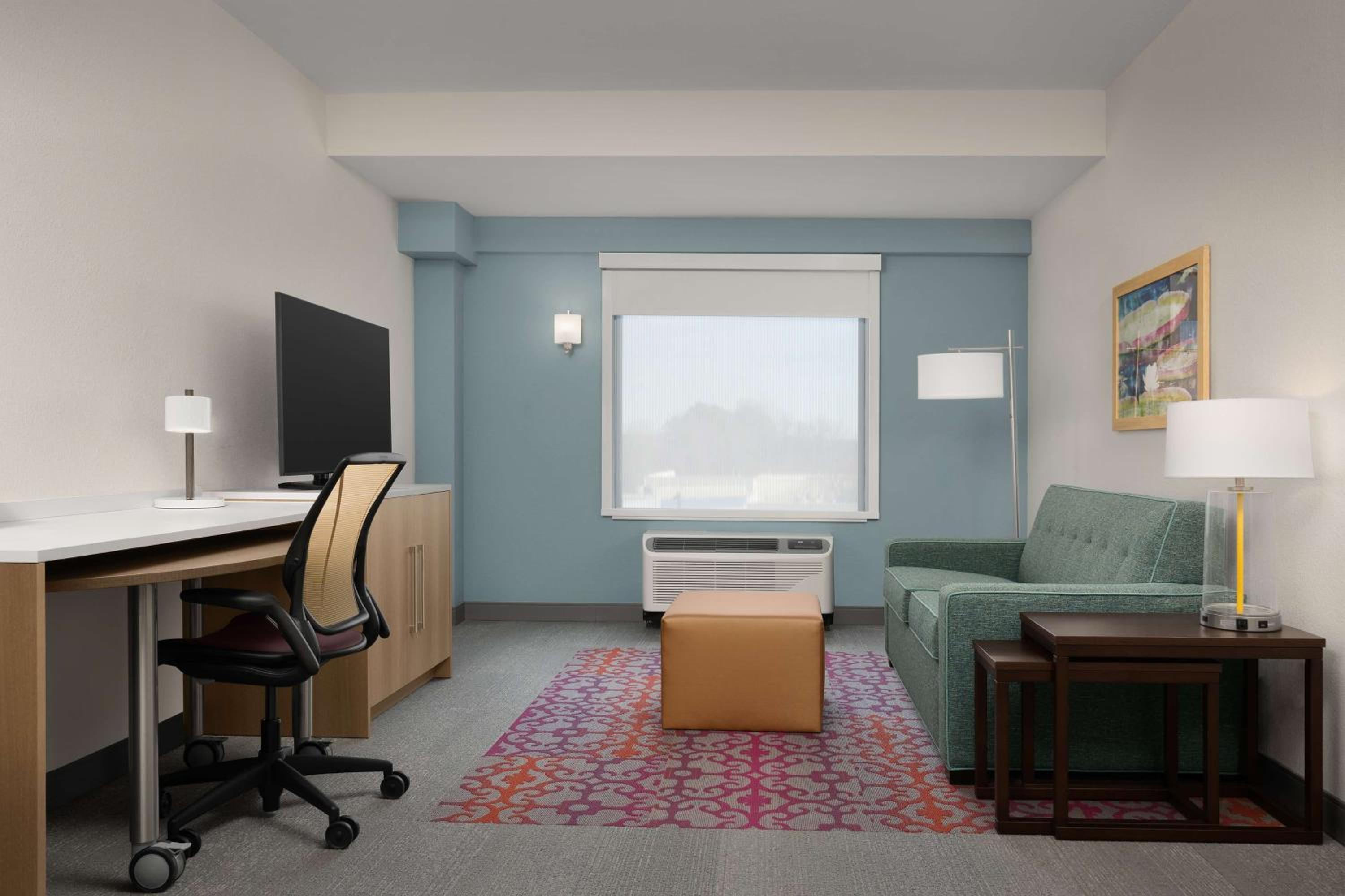 King Suite with Bath Tub - Mobility/Hearing Accessible
