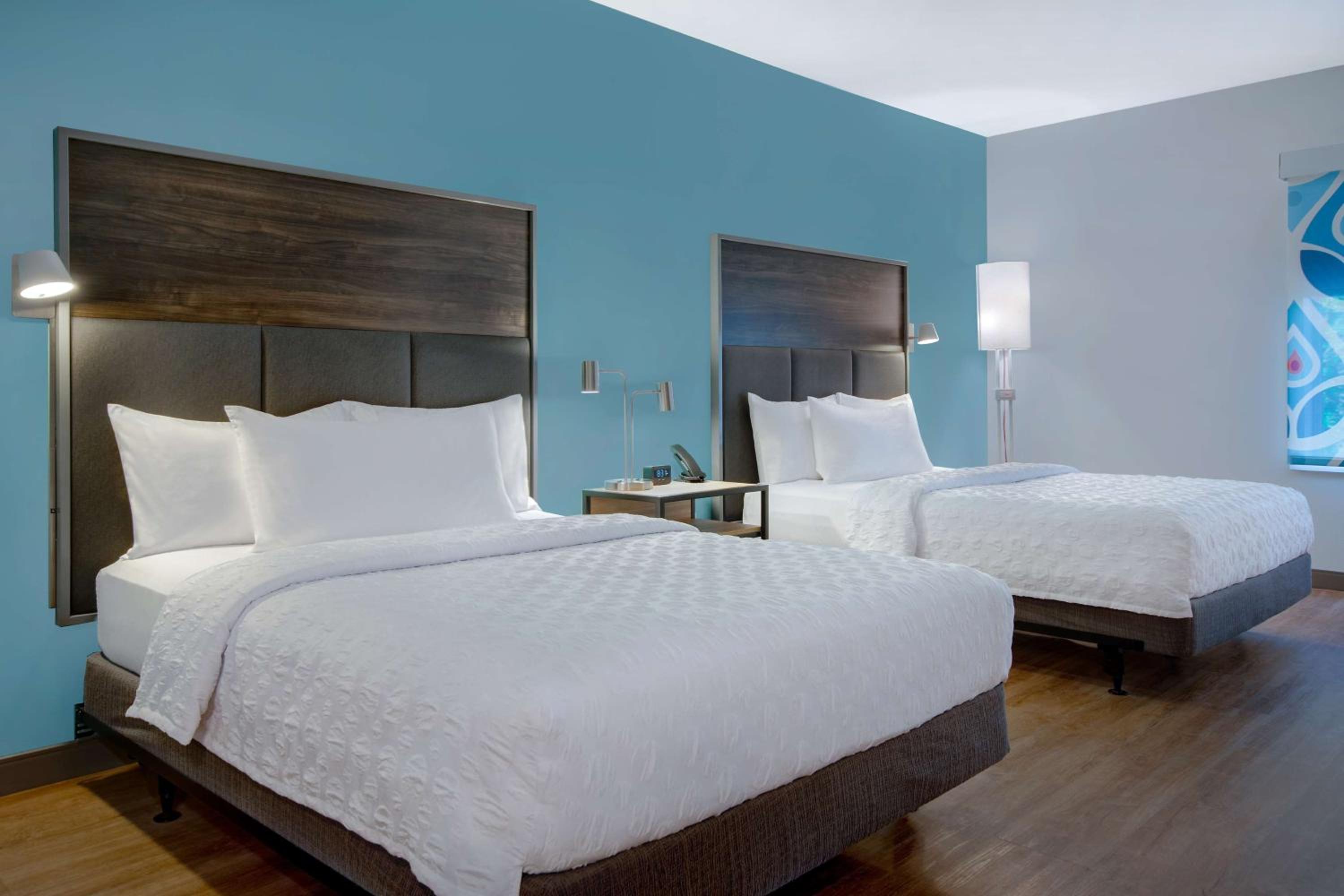 Queen Room with Two Queen Beds - Mobility and Hearing Access - Photo 2