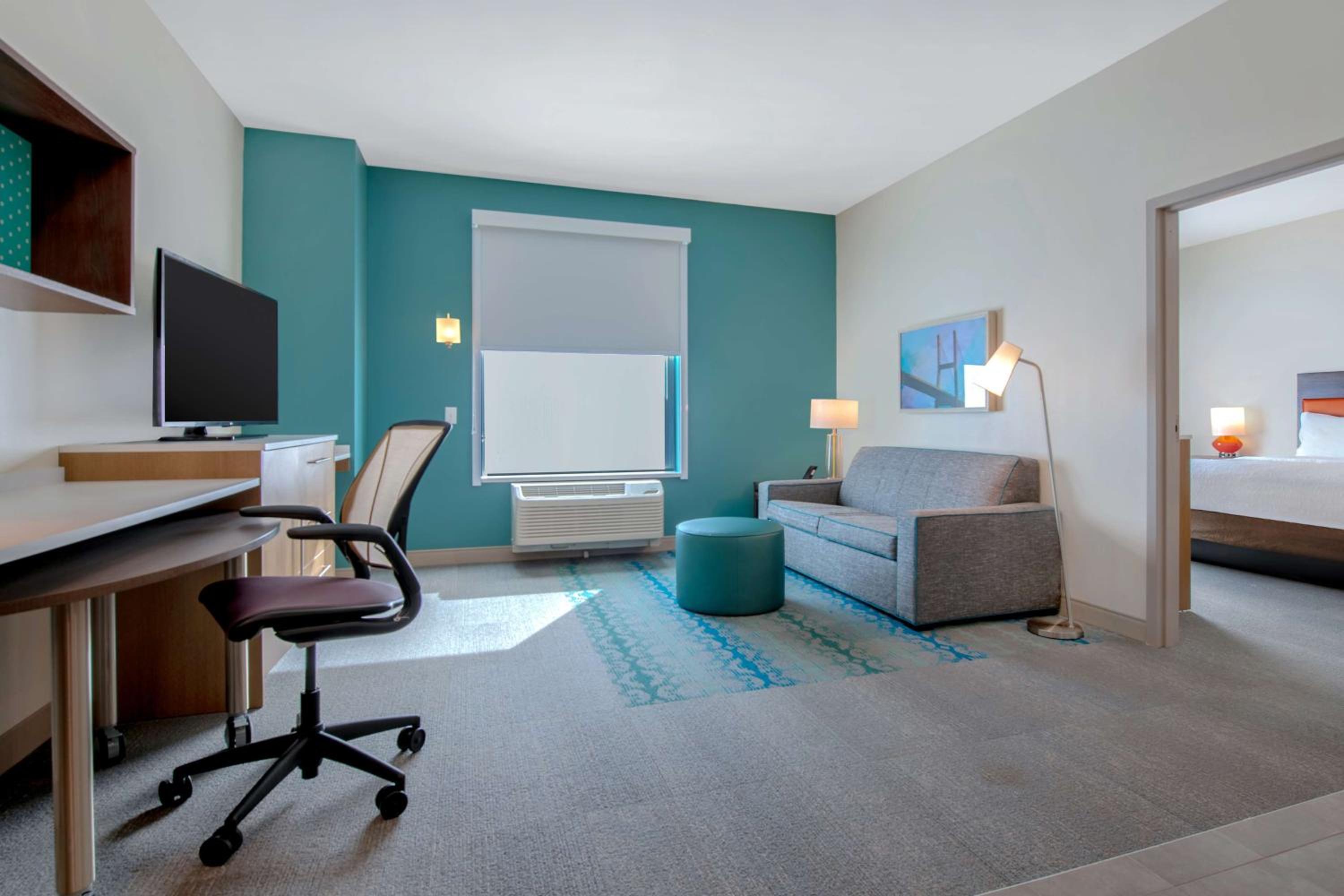 One-Bedroom King Suite - Photo 4