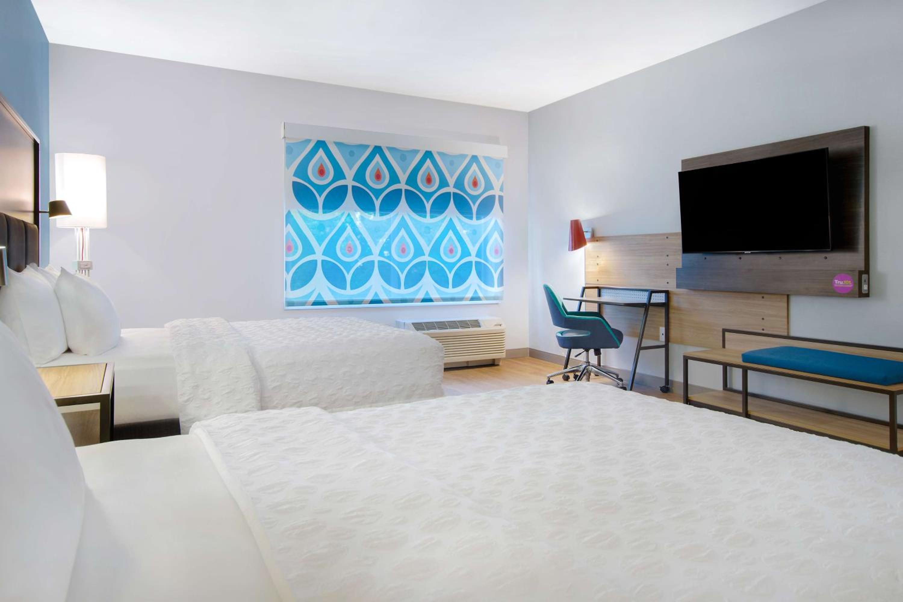 Queen Room with Two Queen Beds - Mobility and Hearing Access - Photo 3