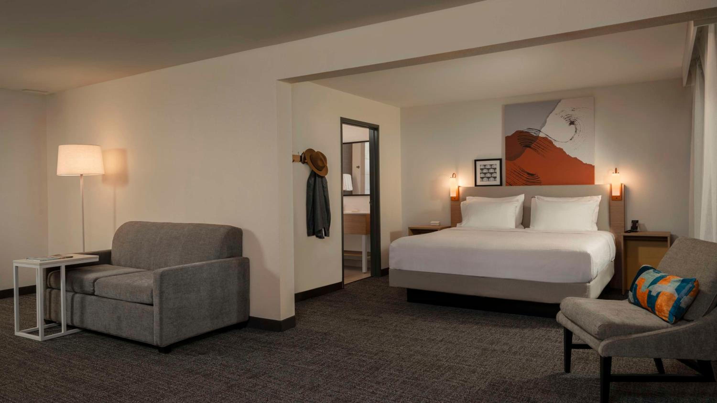 King Suite - Photo 1