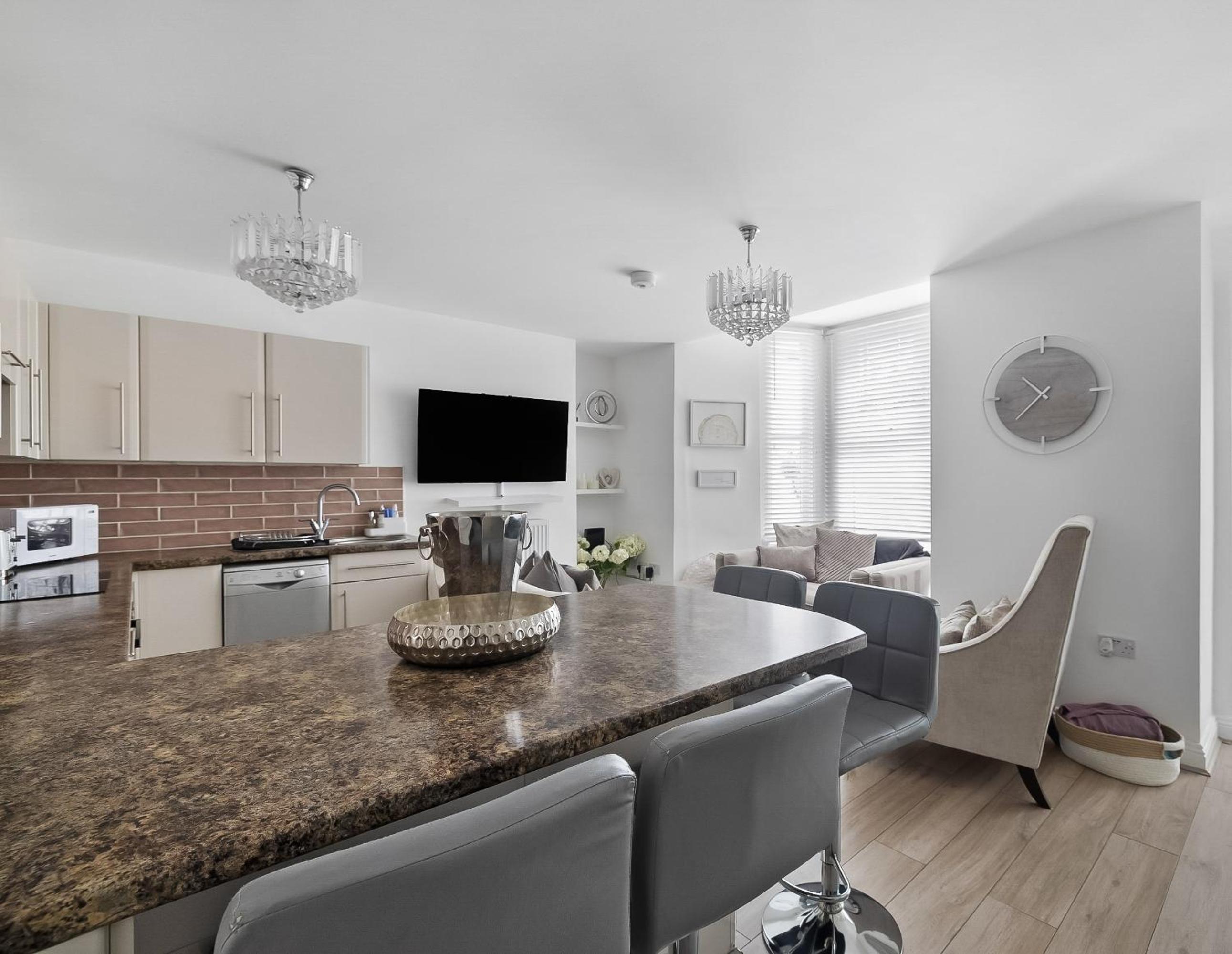 Two-Bedroom Apartment - Photo 27