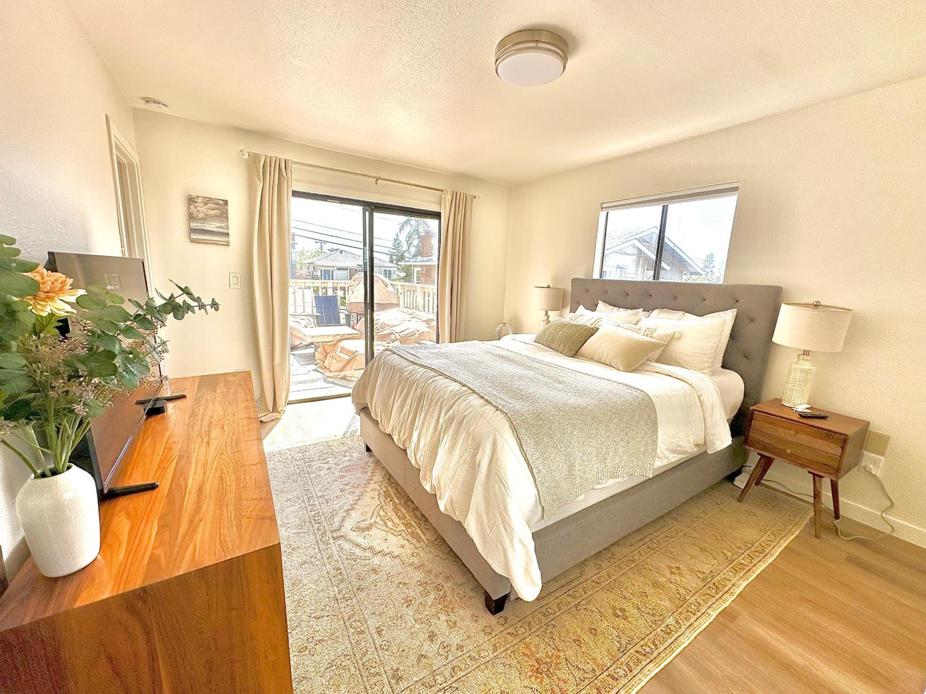 Apartment with View and Balcony photo 1