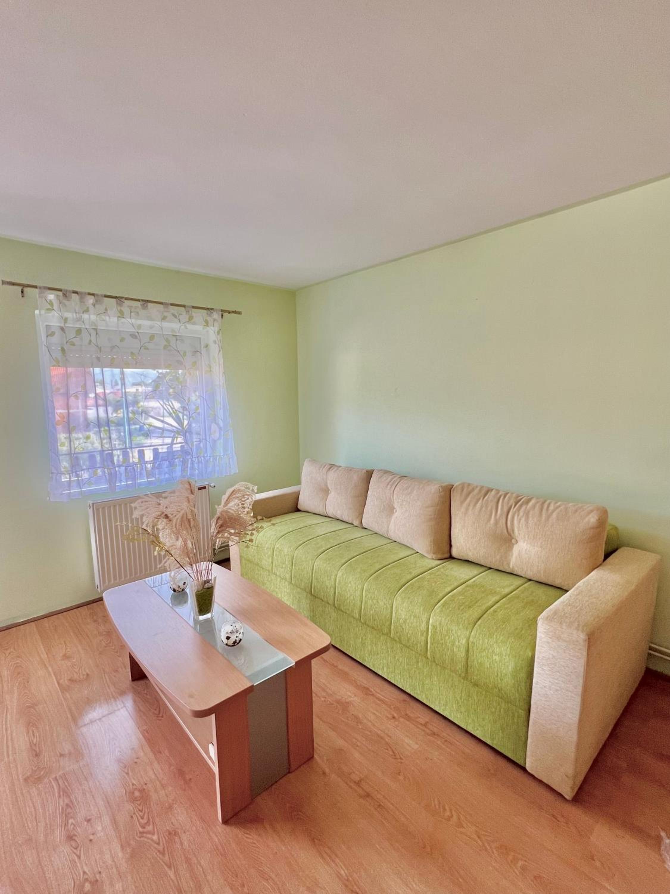 One-Bedroom Apartment photo 1