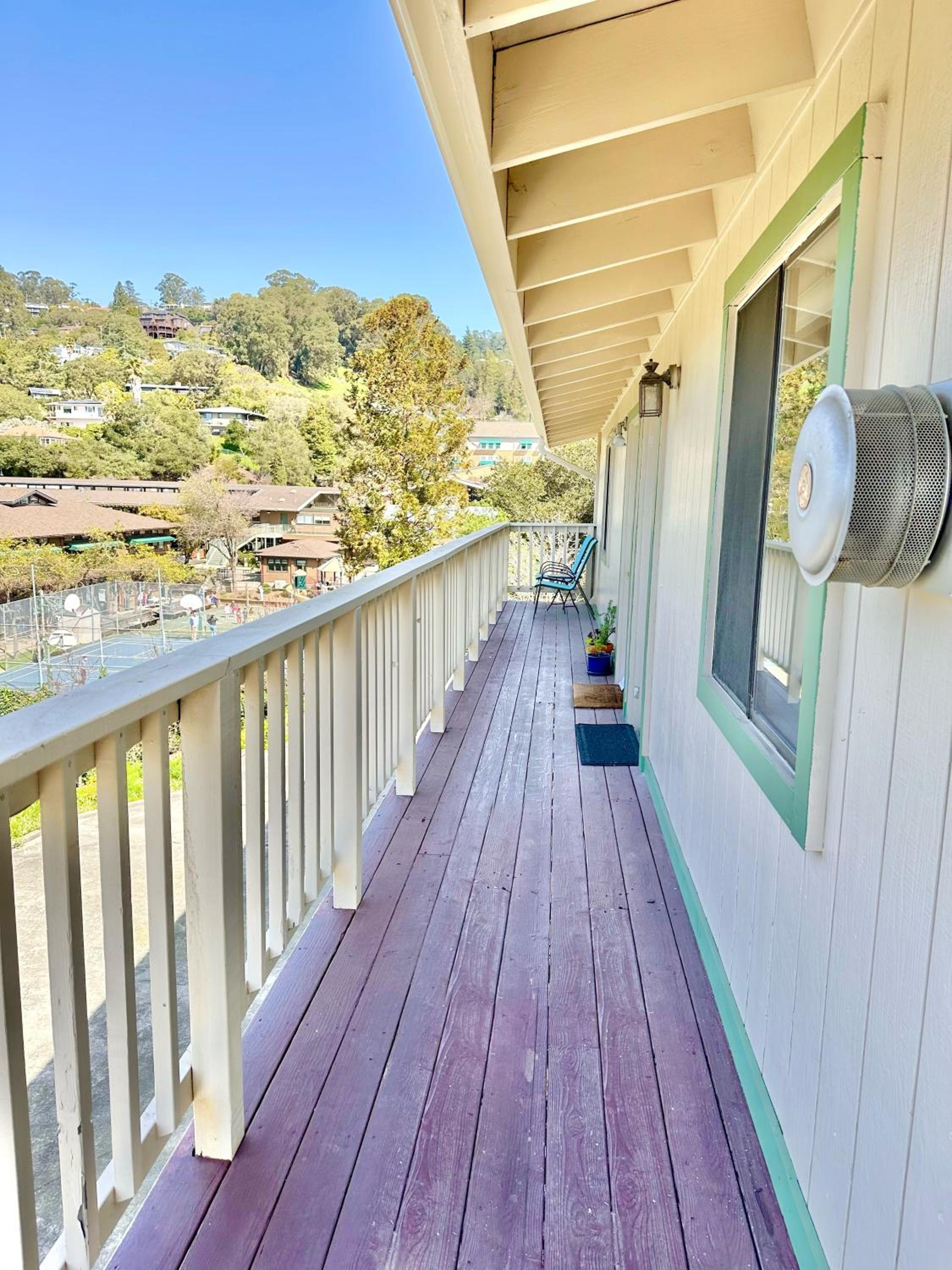 Apartment with View and Balcony photo 3