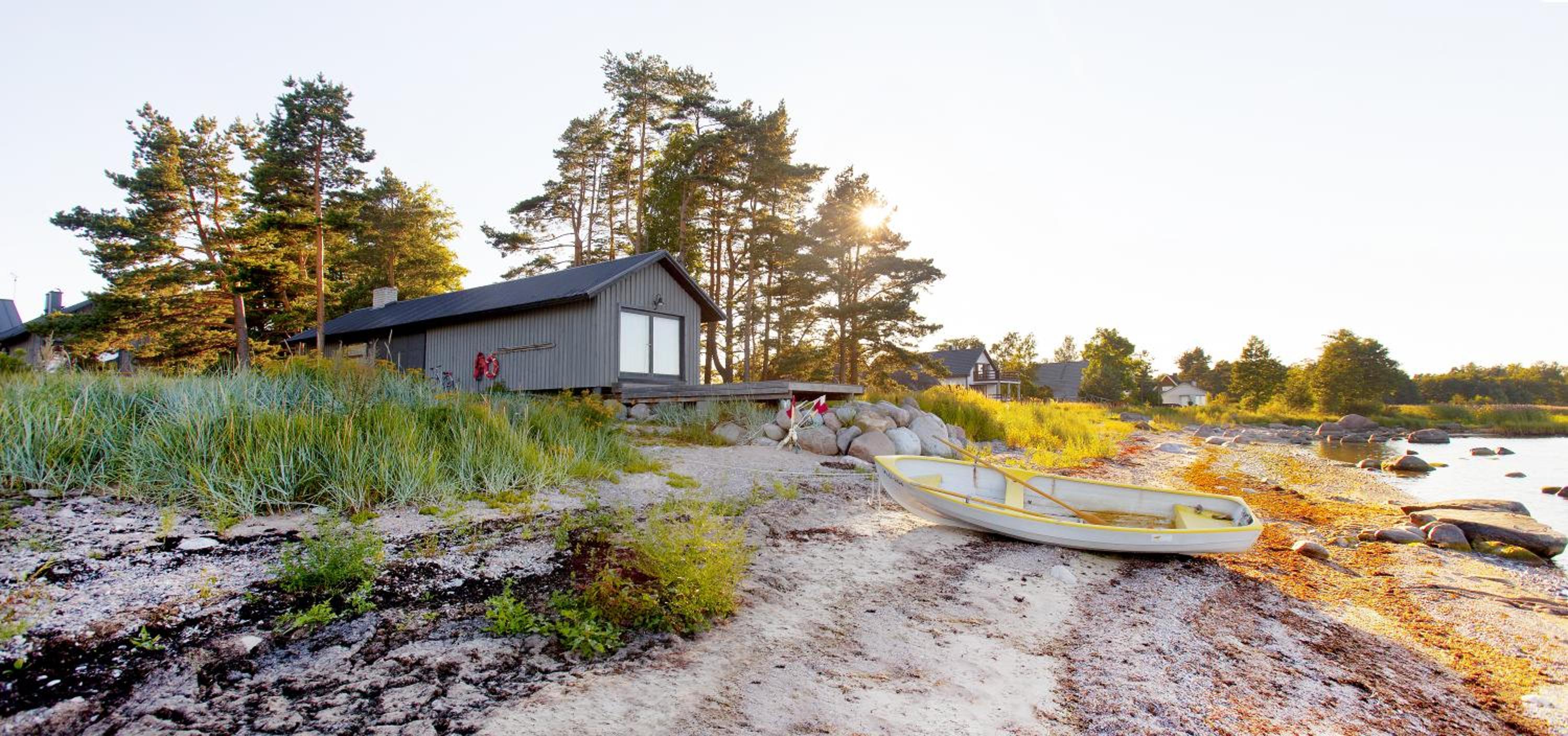 Six-Bedroom House - Photo 23