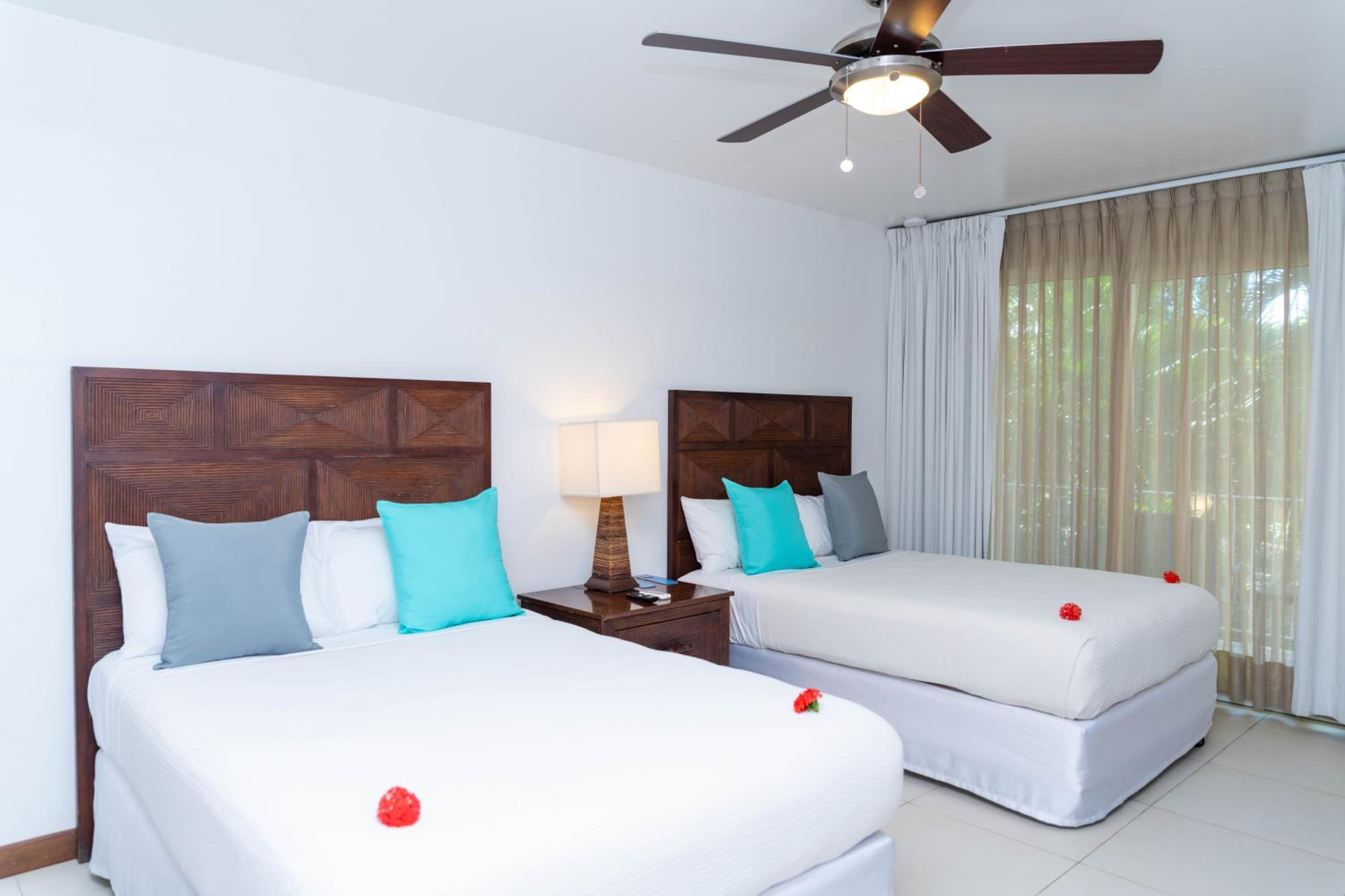 Queen Oceanic Room photo 3