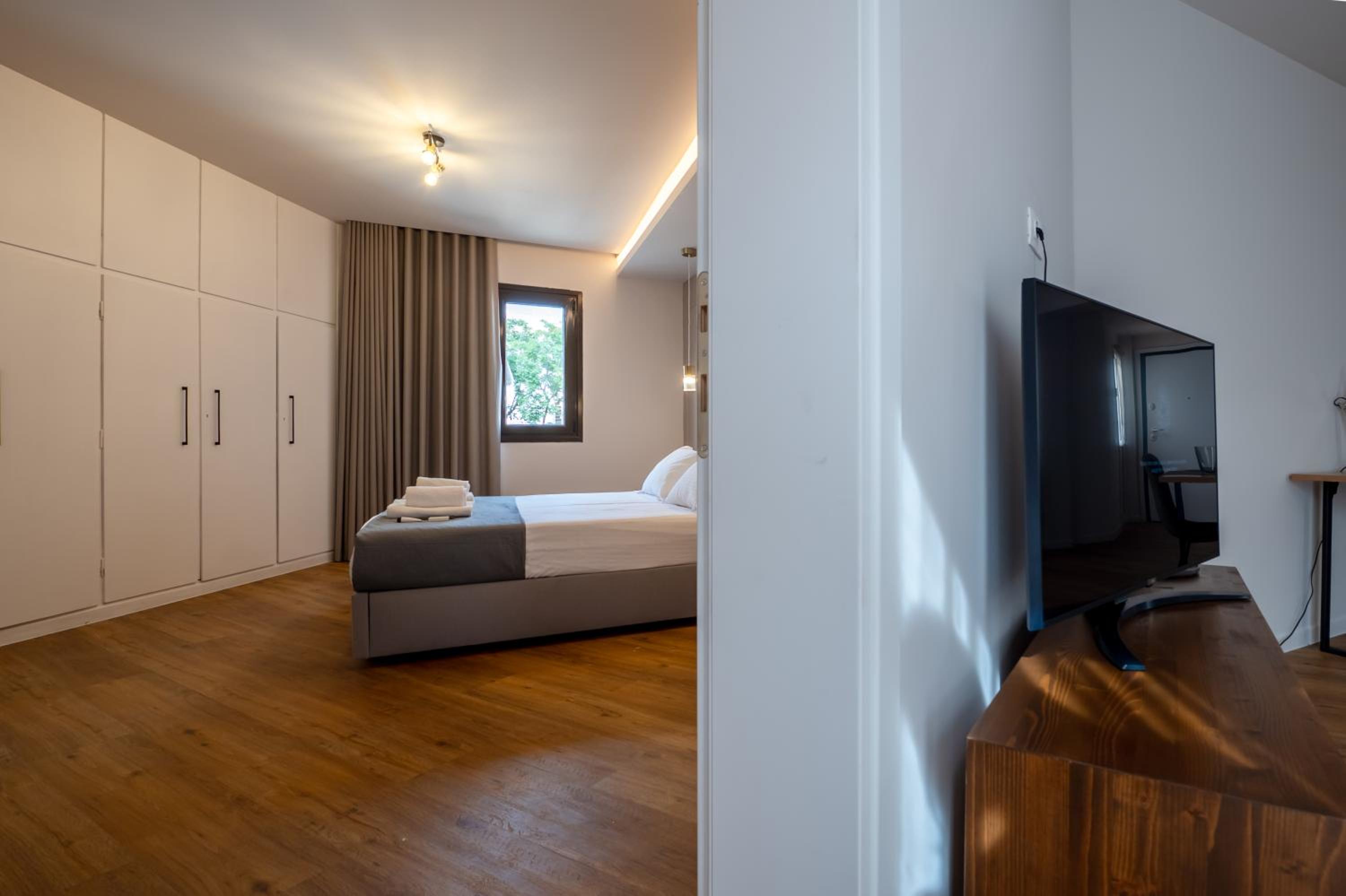 Four-Bedroom Deluxe Apartment