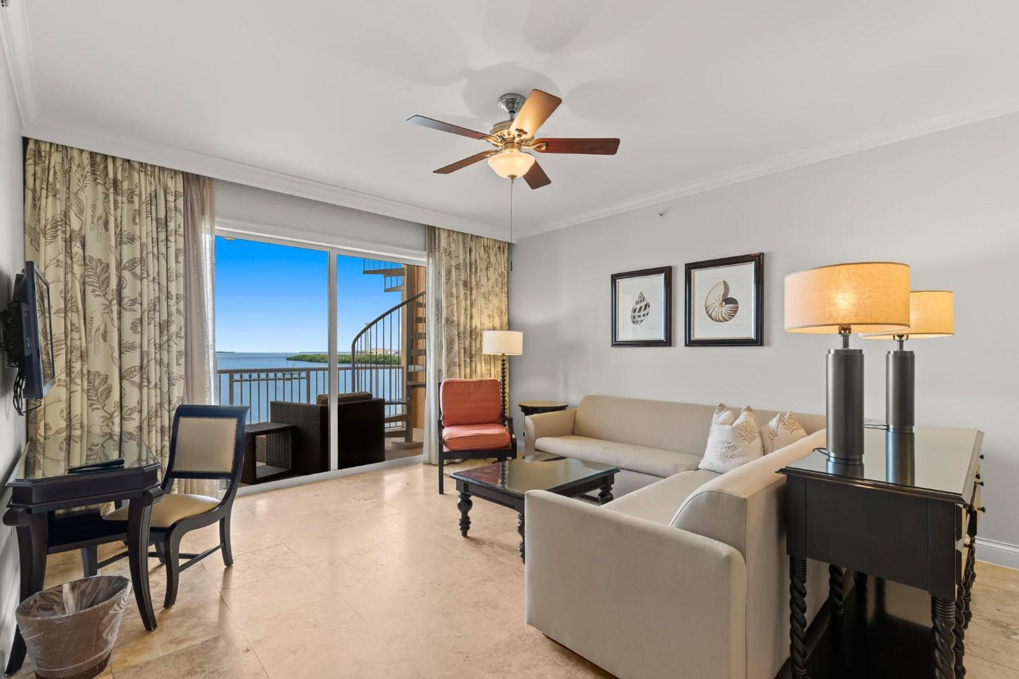 Ocean View 3br Condo With Rooftop Balcony
