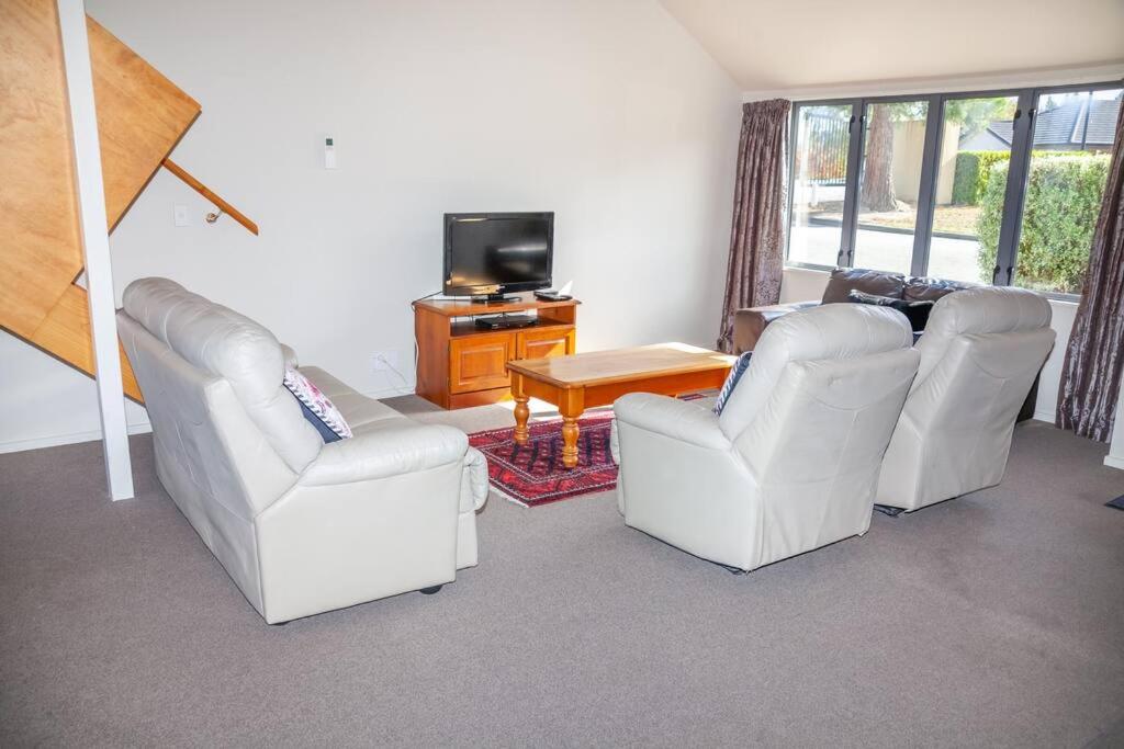 Three-Bedroom House photo 1