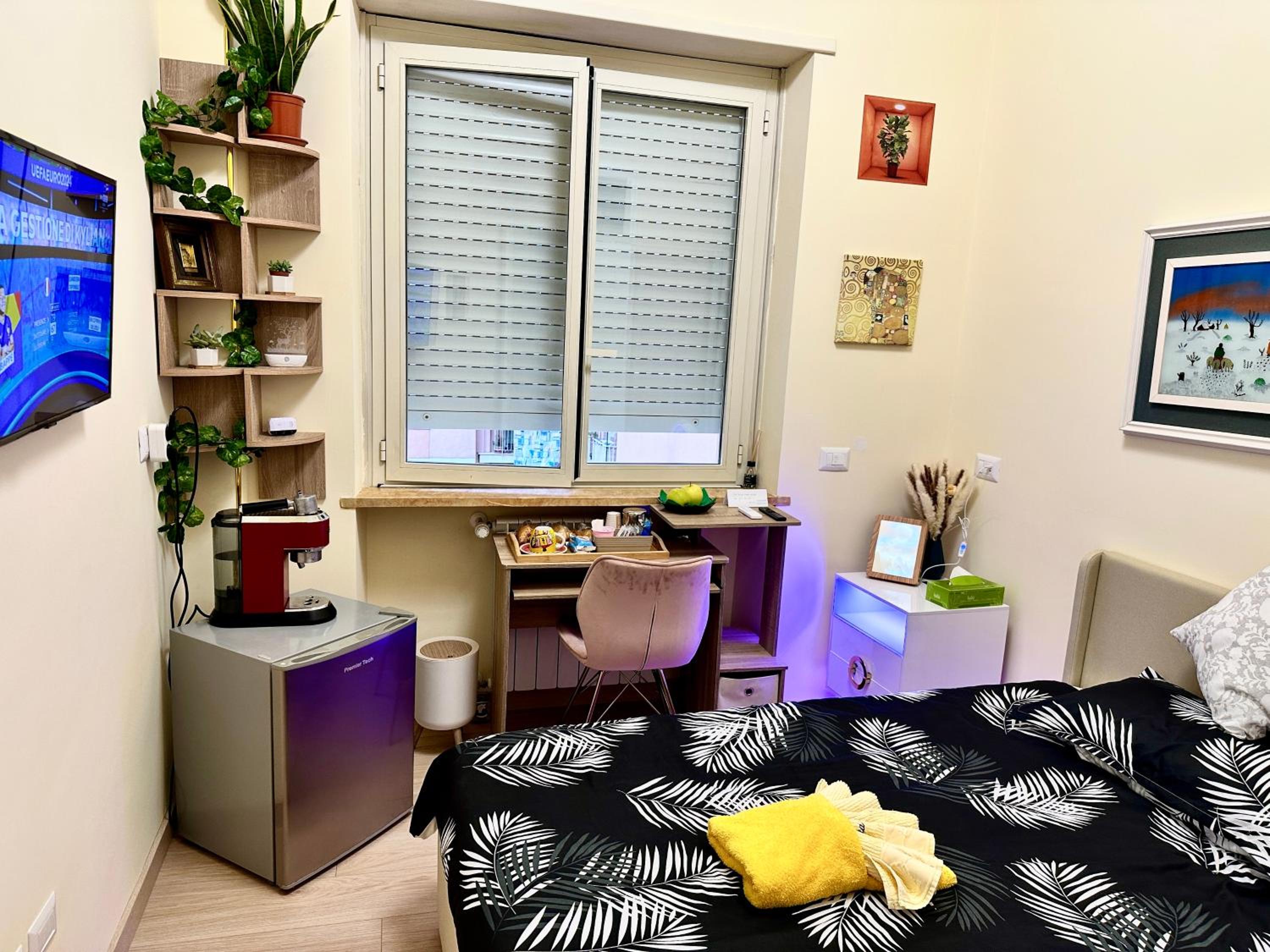 Single Room with Private External Bathroom