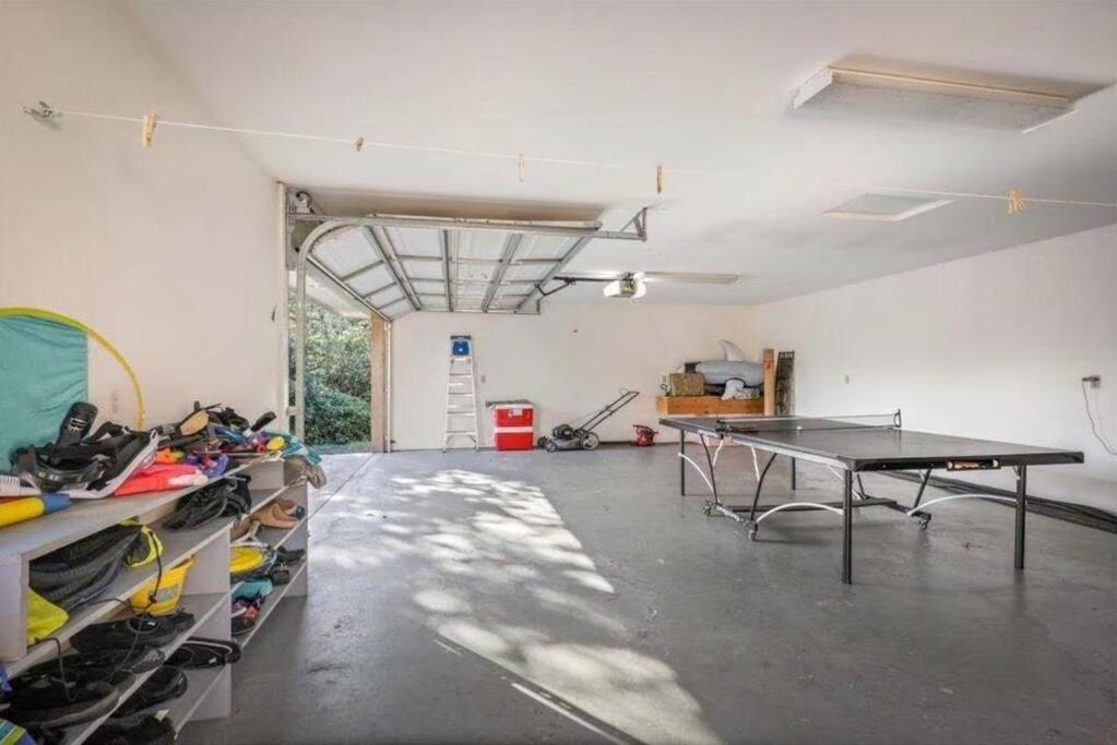 Three-Bedroom House photo 3