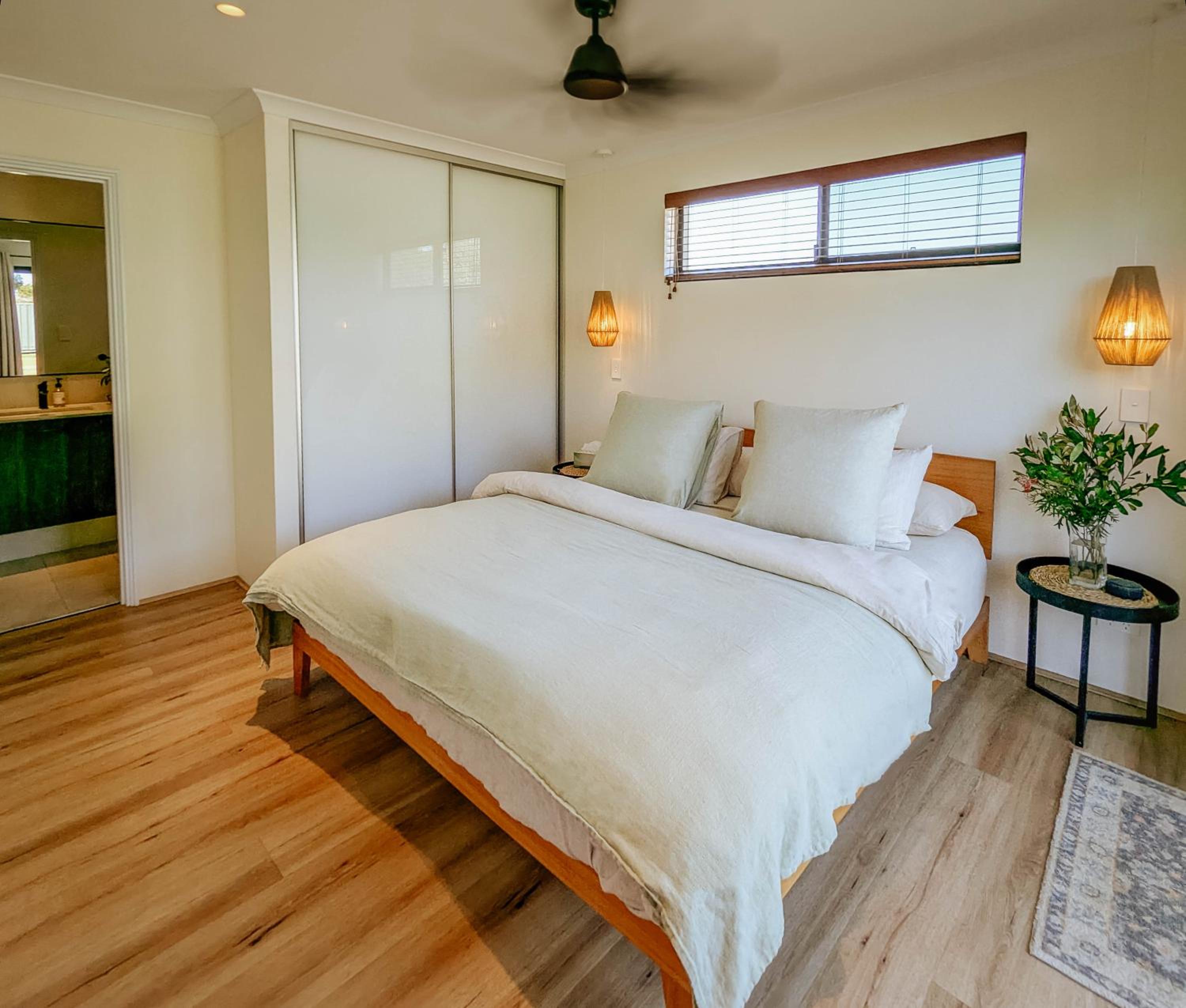 Deluxe King Suite photo 1