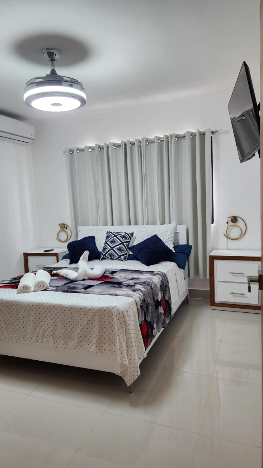 One-Bedroom Apartment photo 1