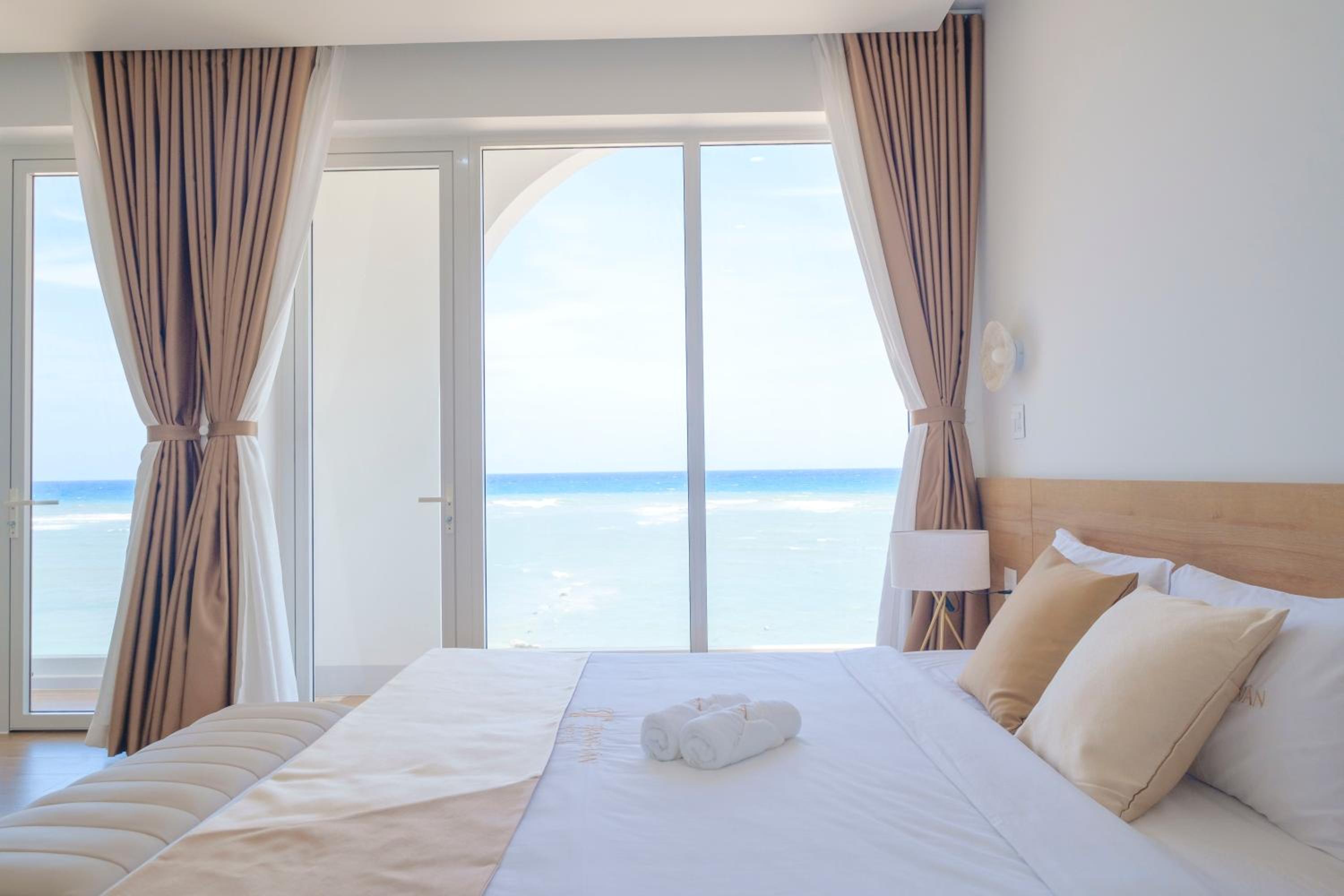 Deluxe Double Room With Bath photo 2