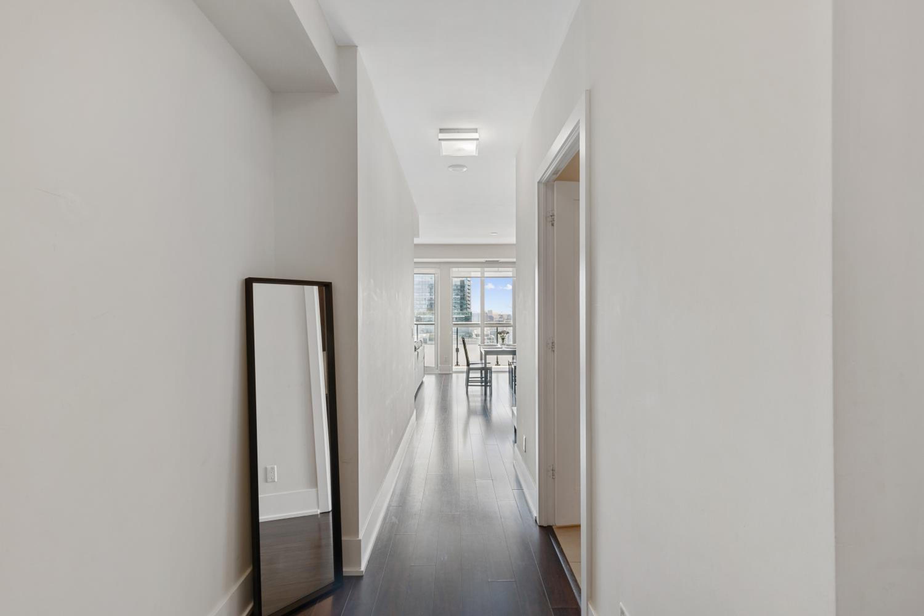 Apartment With Lake View