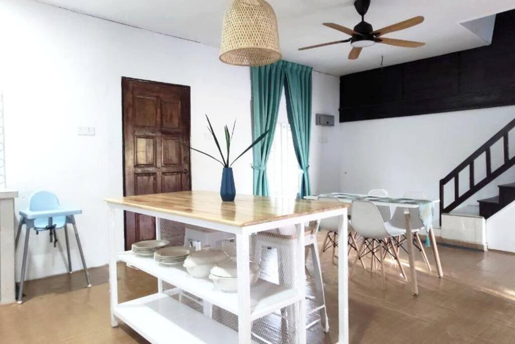 Four-Bedroom House photo 1