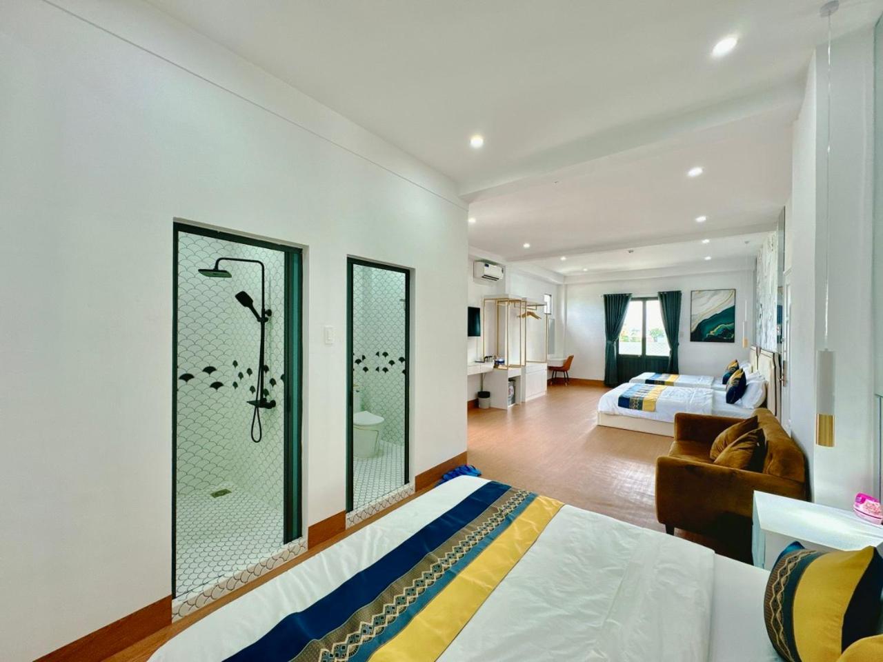 Family Room - Photo 3