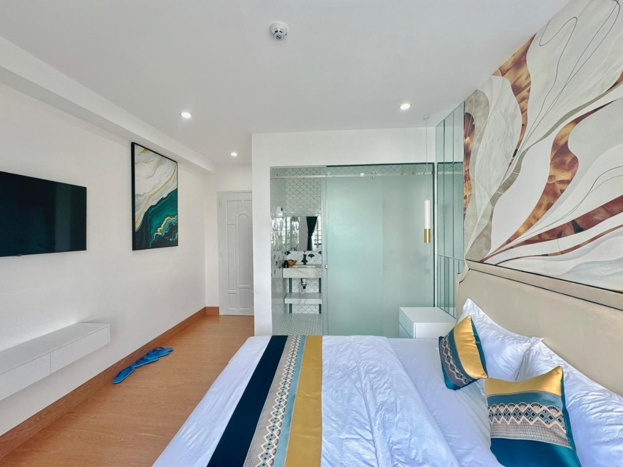 Double Room - Photo 5