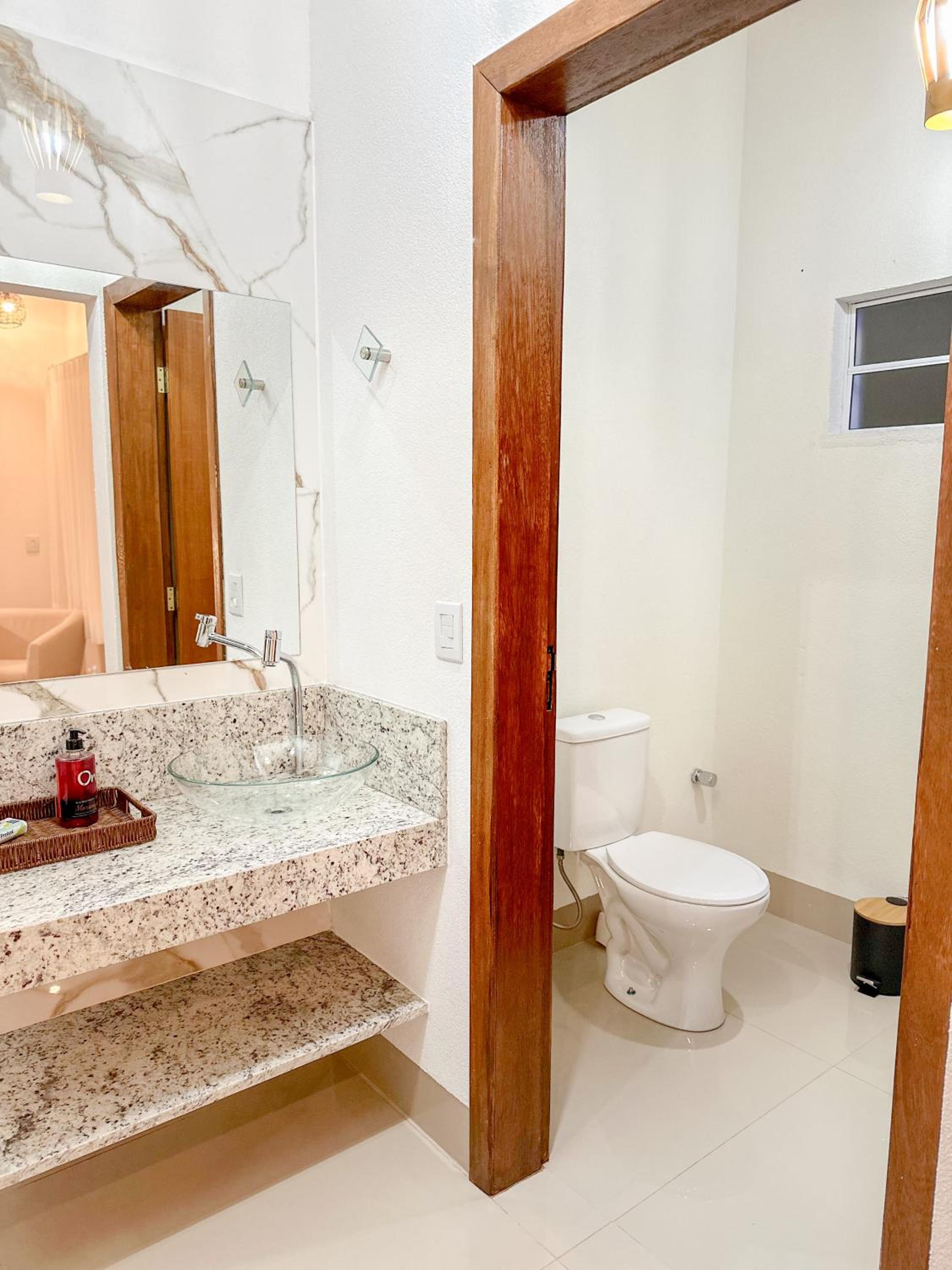 Deluxe Queen Suite photo 2