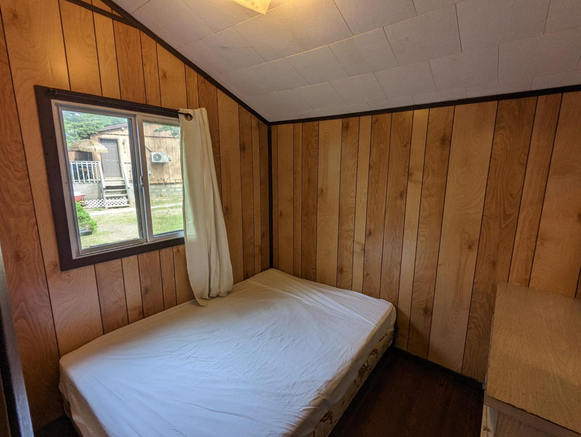 One-Bedroom House photo 1