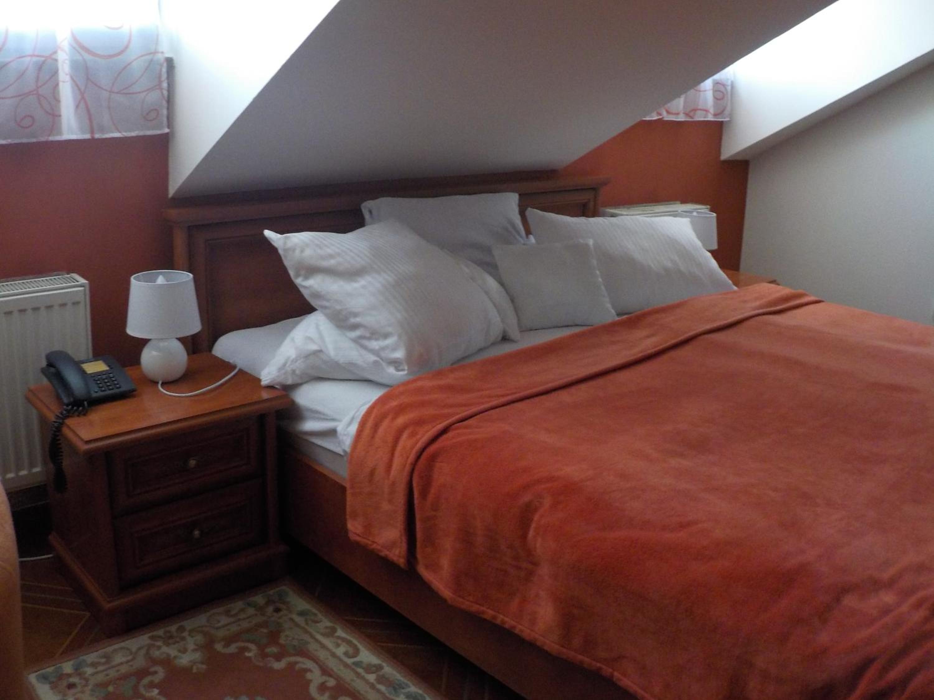 Deluxe Double Room with Extra Bed photo 1