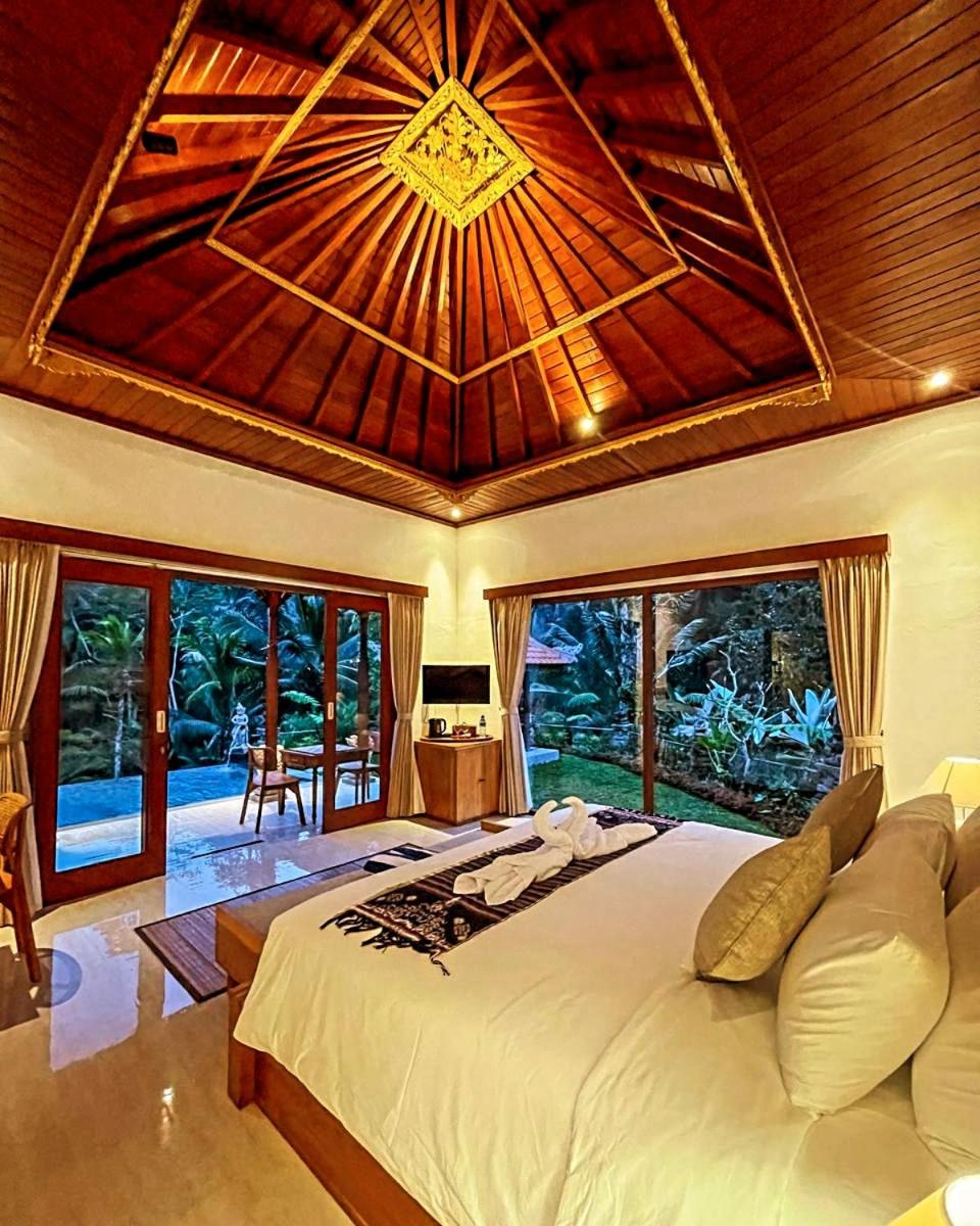 Villa with Private Pool photo 1