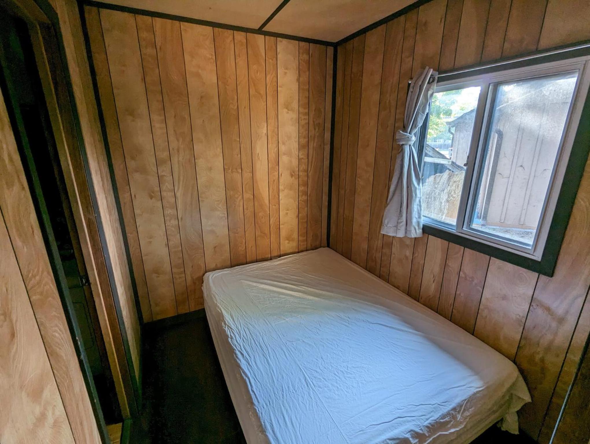 One-Bedroom House photo 1