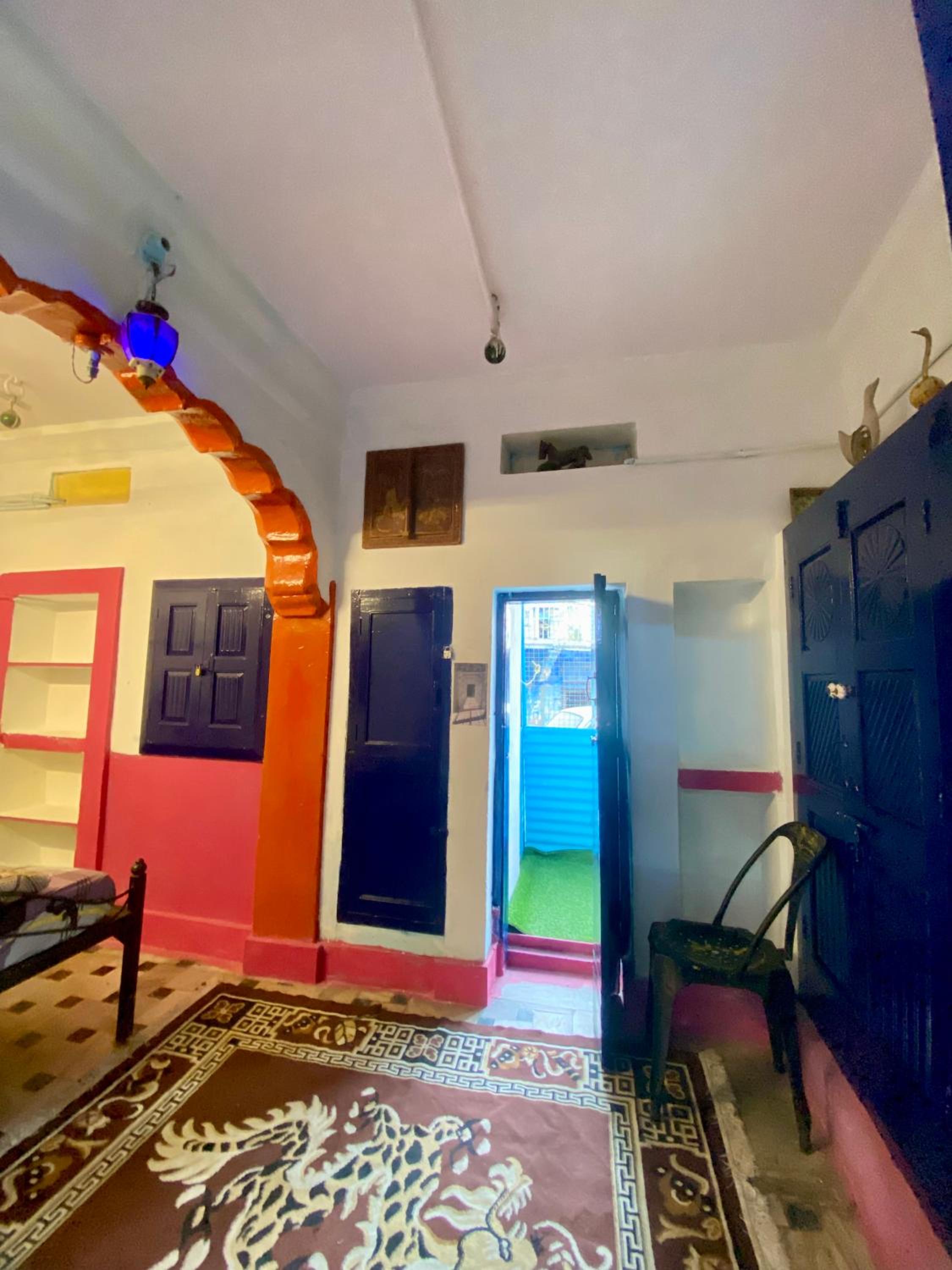 Deluxe Double Room with Balcony - Photo 11
