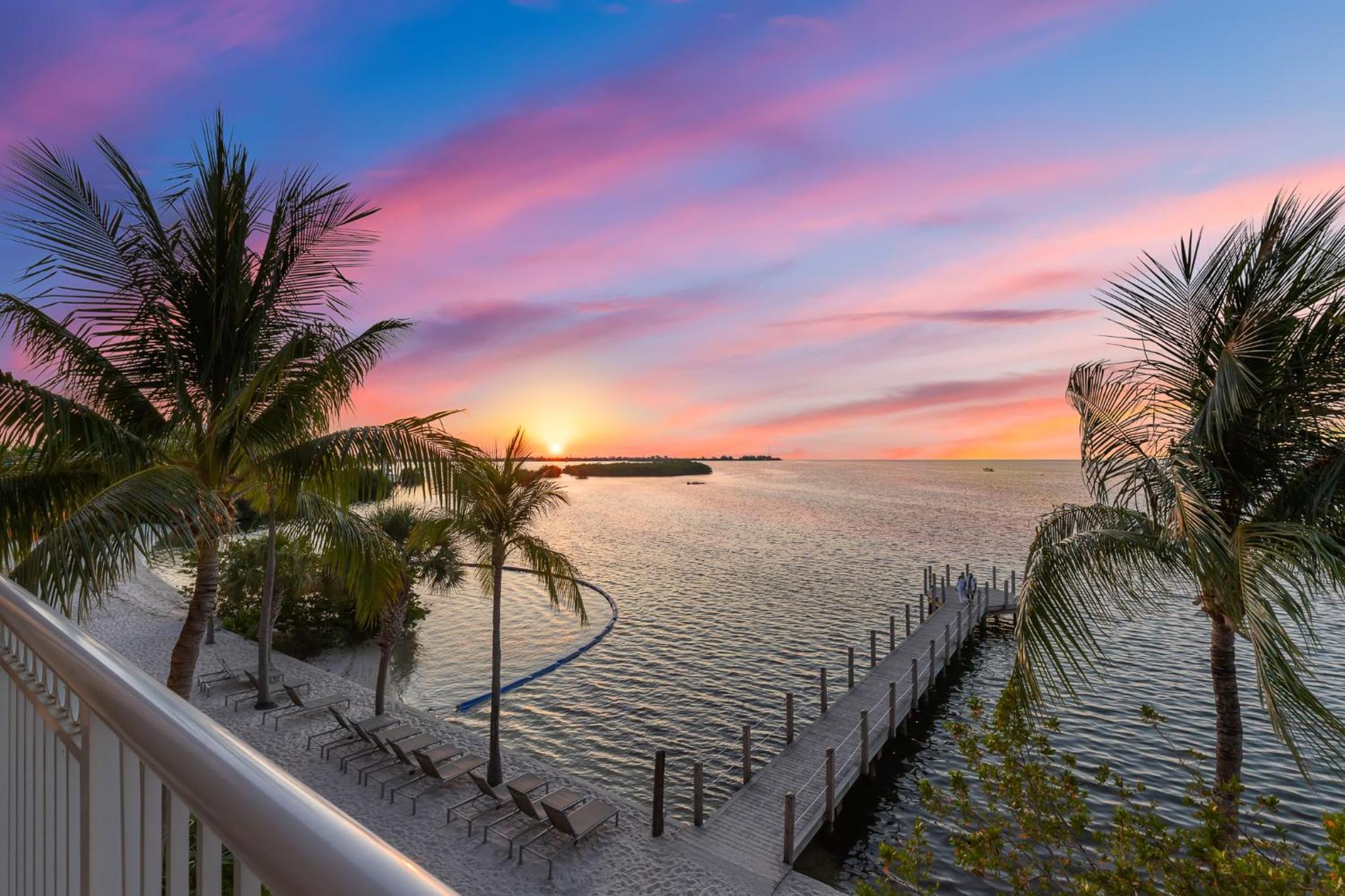 Ocean Front 2BR Residence - Photo 2