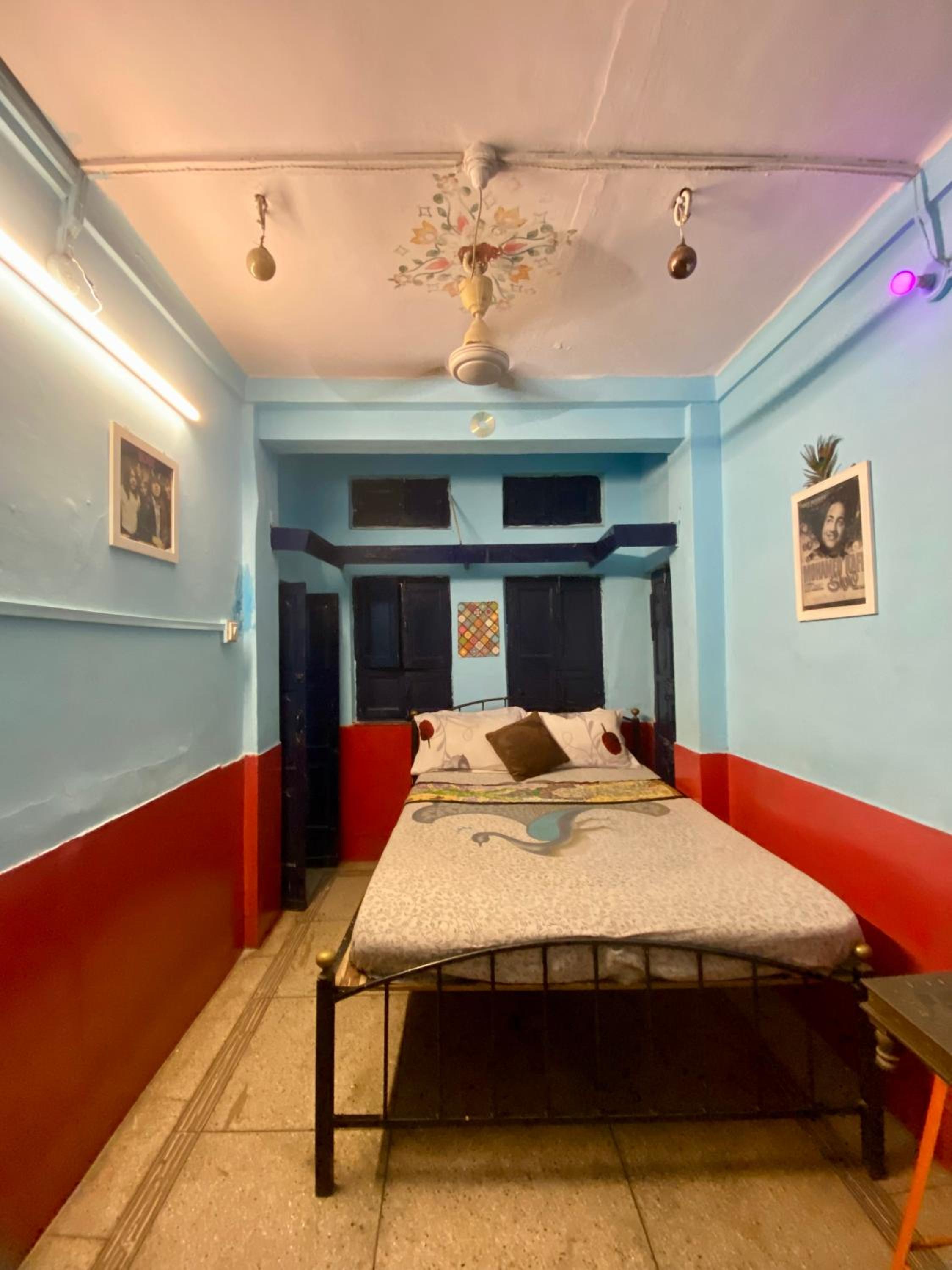Deluxe Double Room with Shower - Photo 11