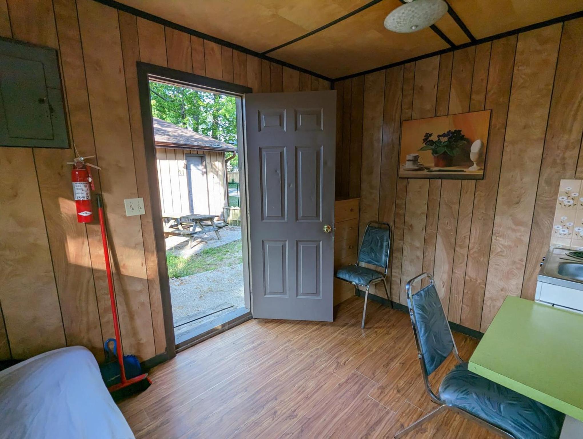 One-Bedroom House photo 1