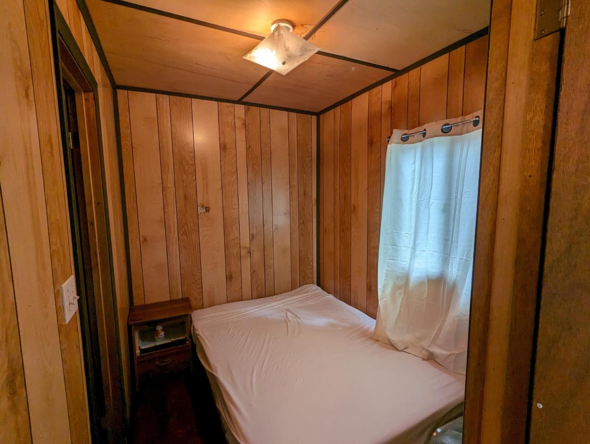 One-Bedroom House photo 1