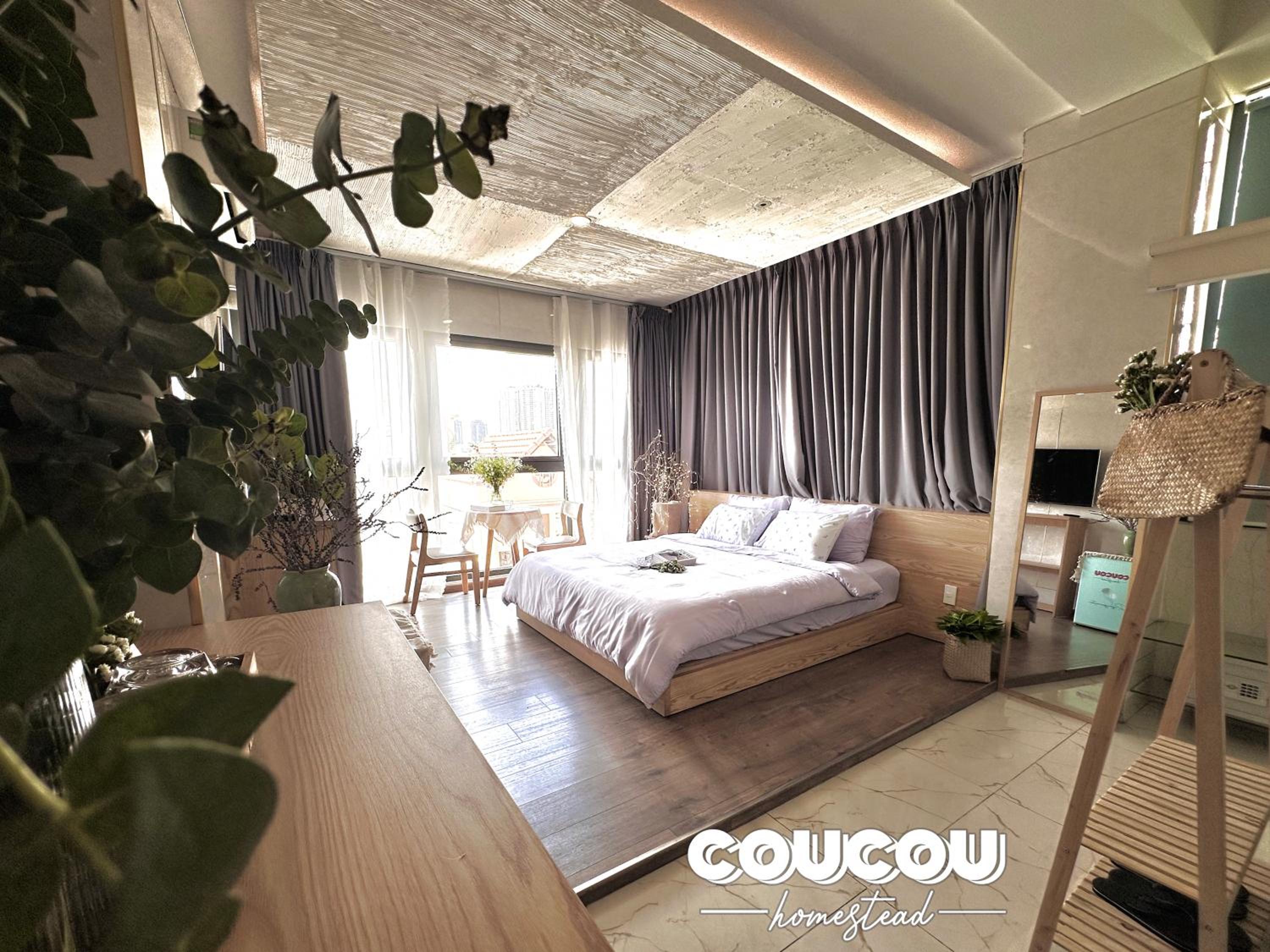 Deluxe Queen Room