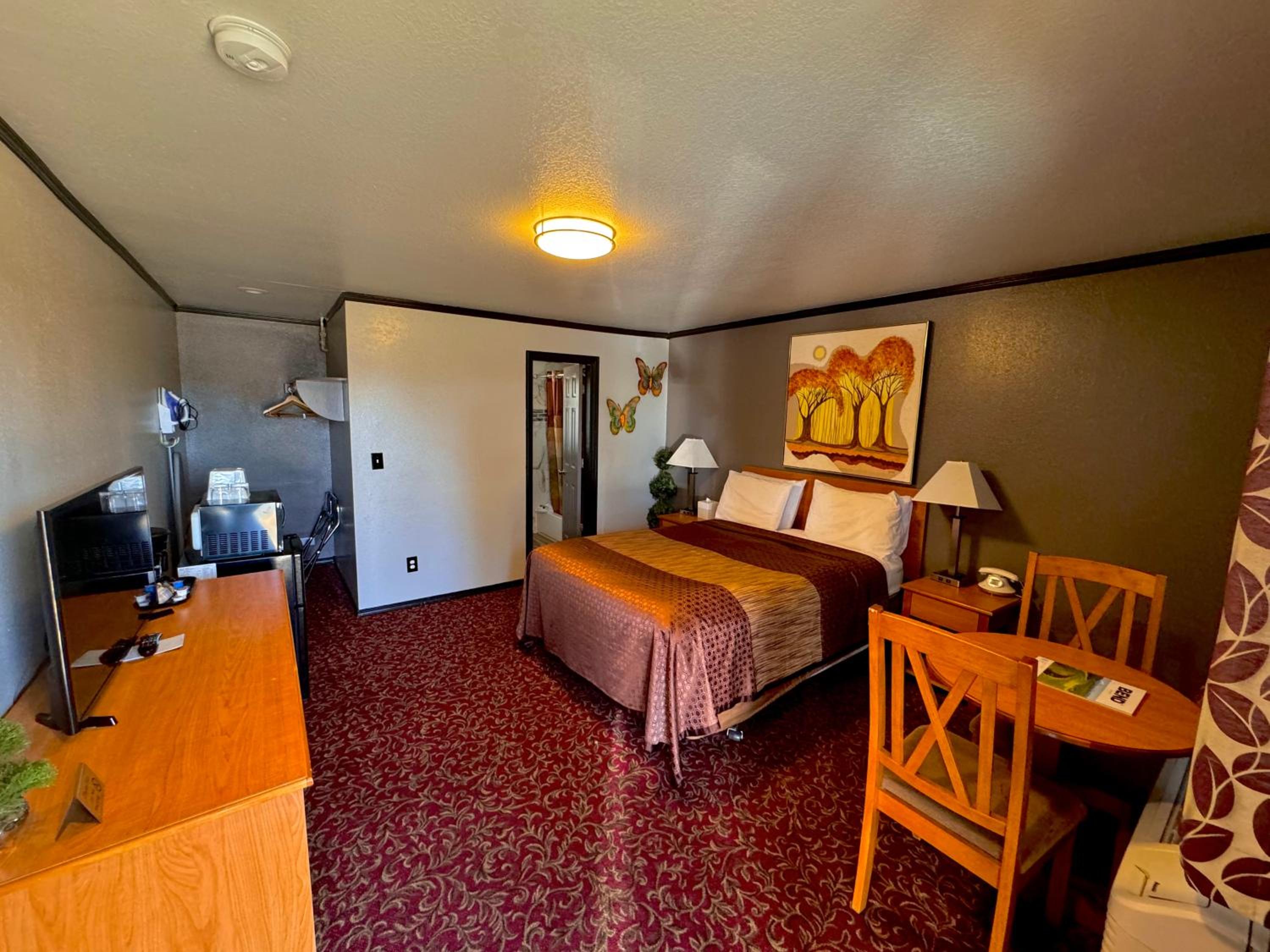 Queen Room - Photo 2