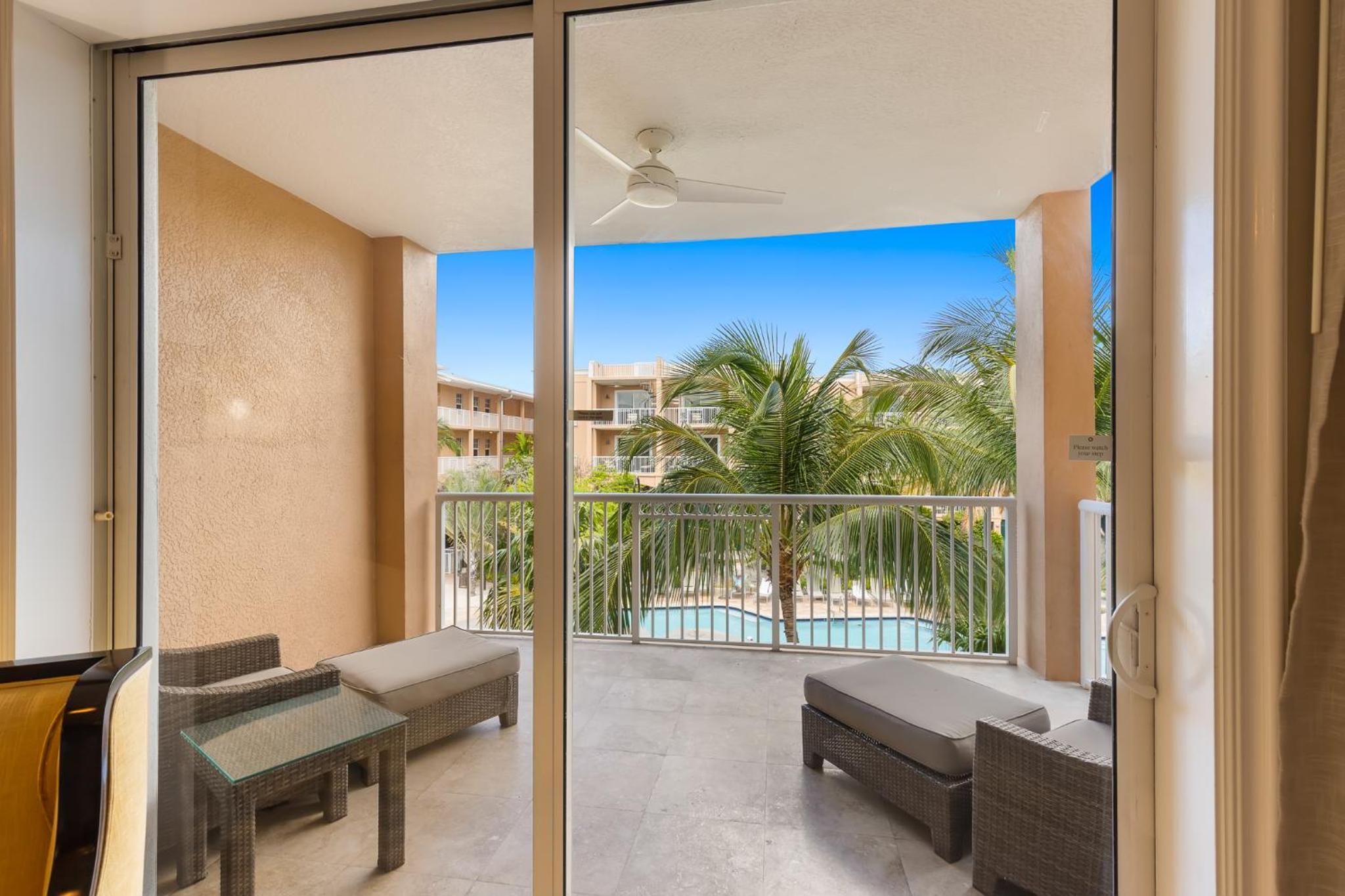 Resort View 3BR Residence - Photo 14