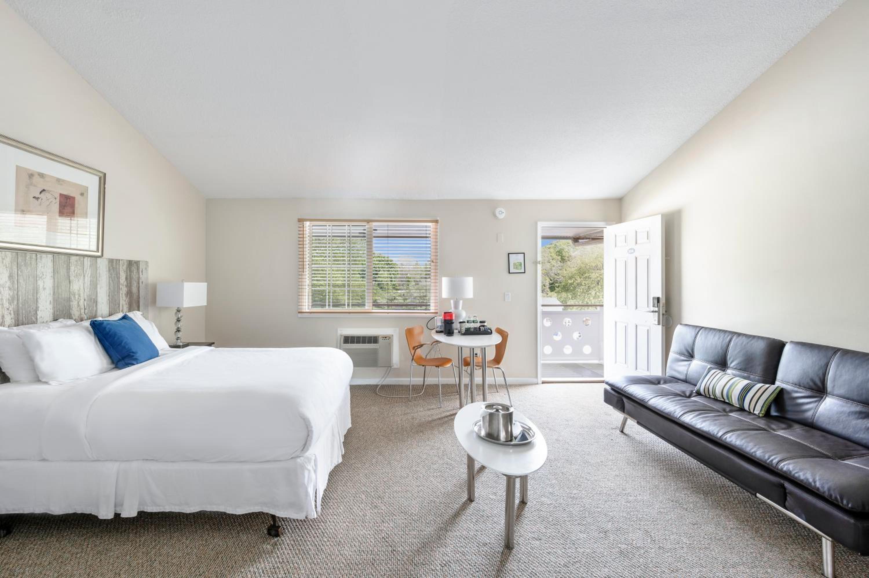Double Room with Two Double Beds - Photo 3